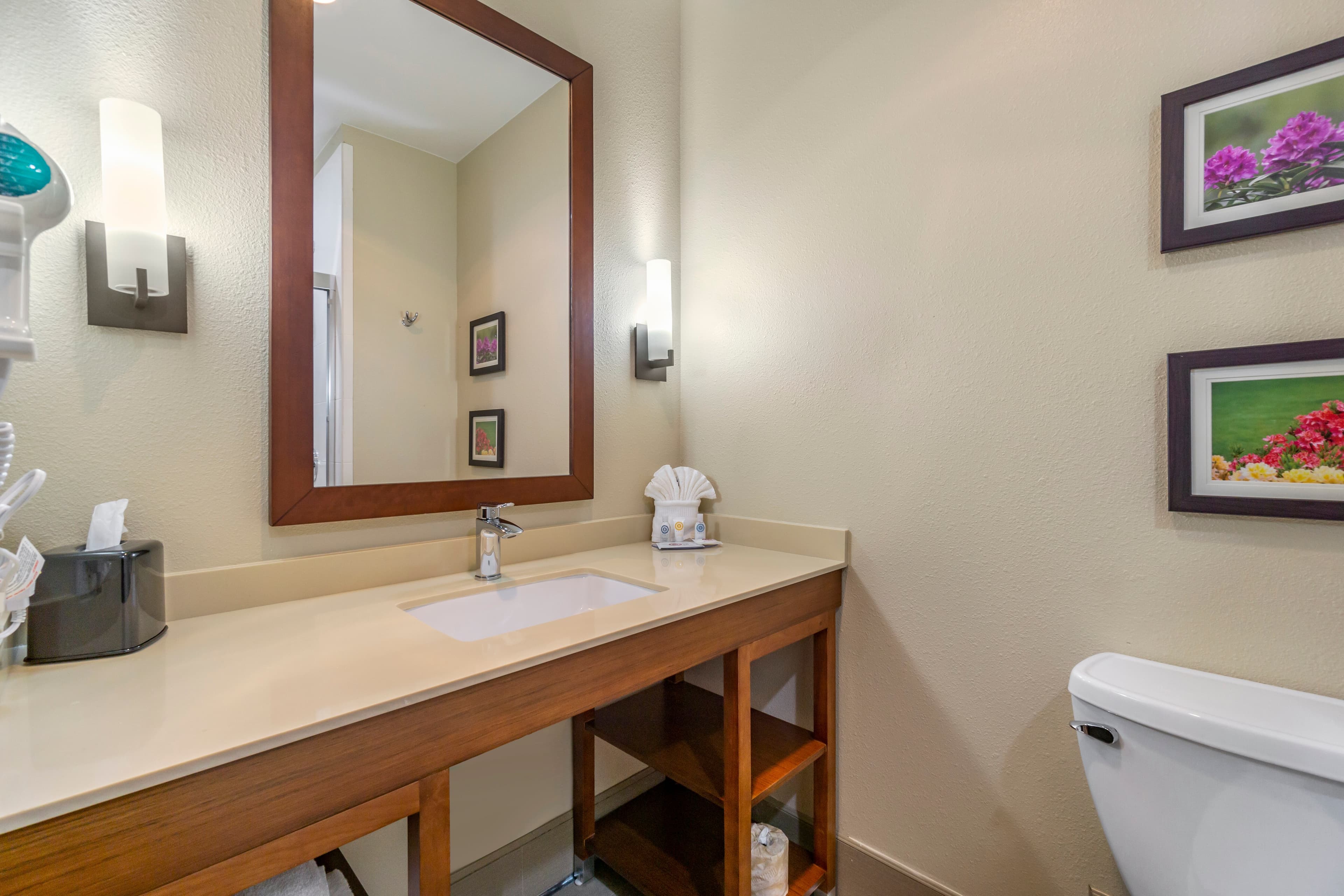 Comfort Inn & Suites Lakewood by JBLM — 13
