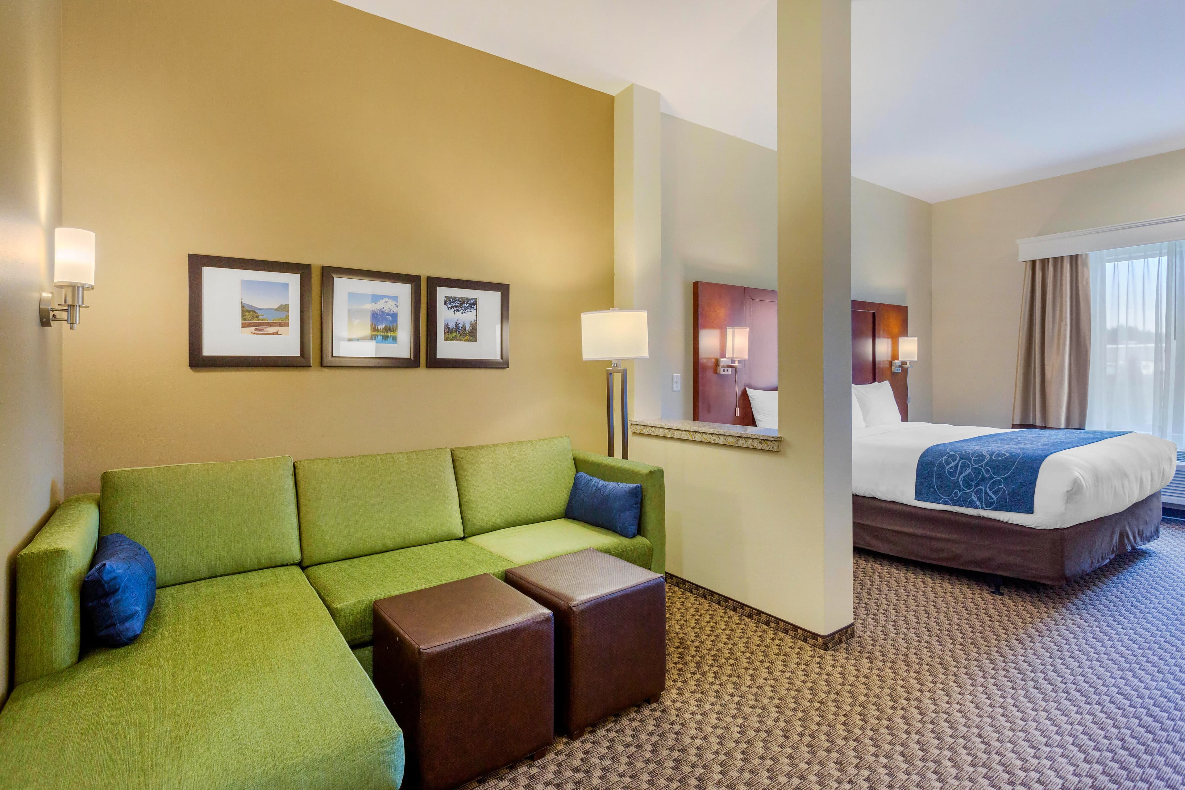 Comfort Suites Burlington near I-5 — 12