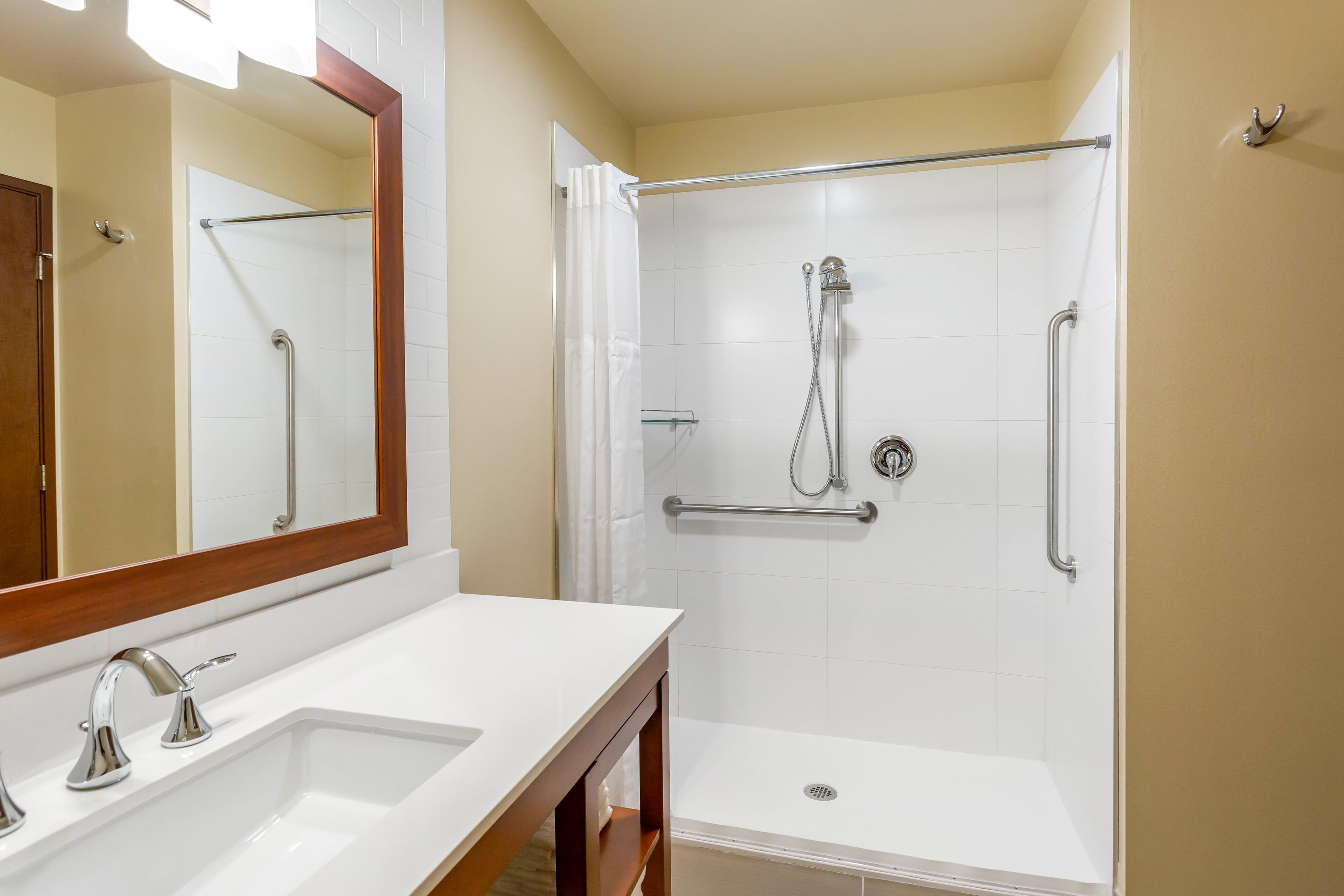 Comfort Suites Burlington near I-5 — 14