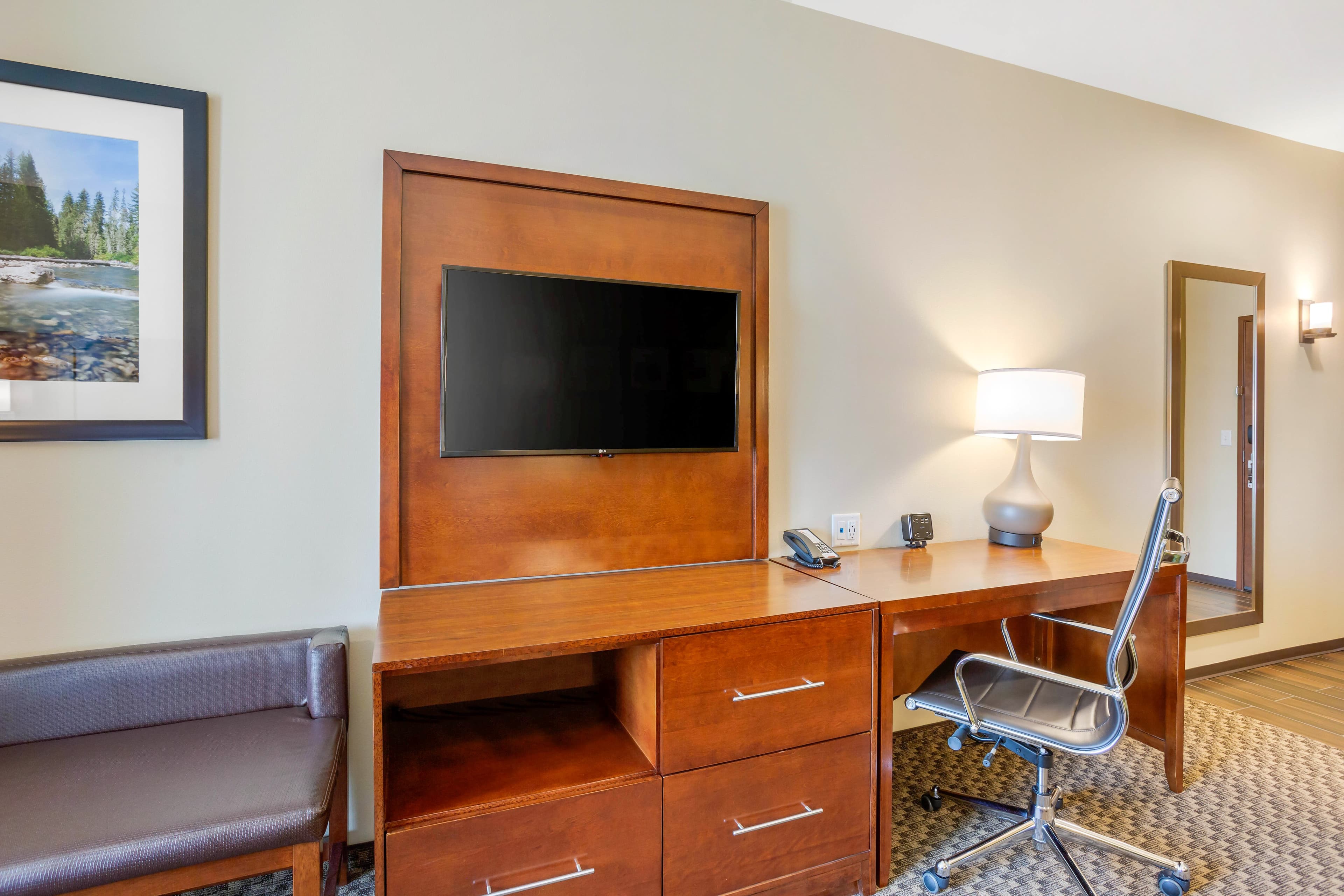 Comfort Suites Burlington near I-5 — 19