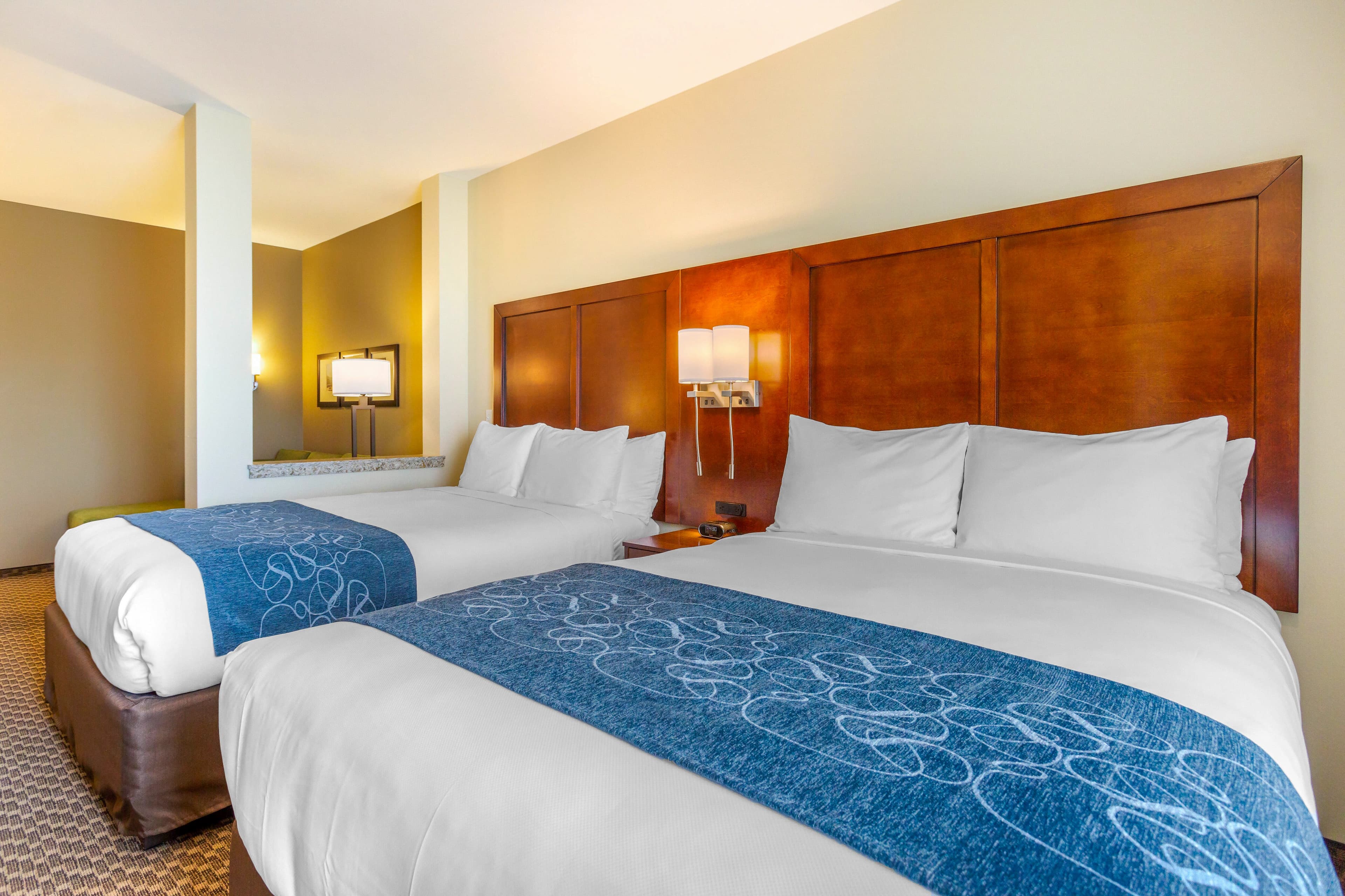 Comfort Suites Burlington near I-5 — 28