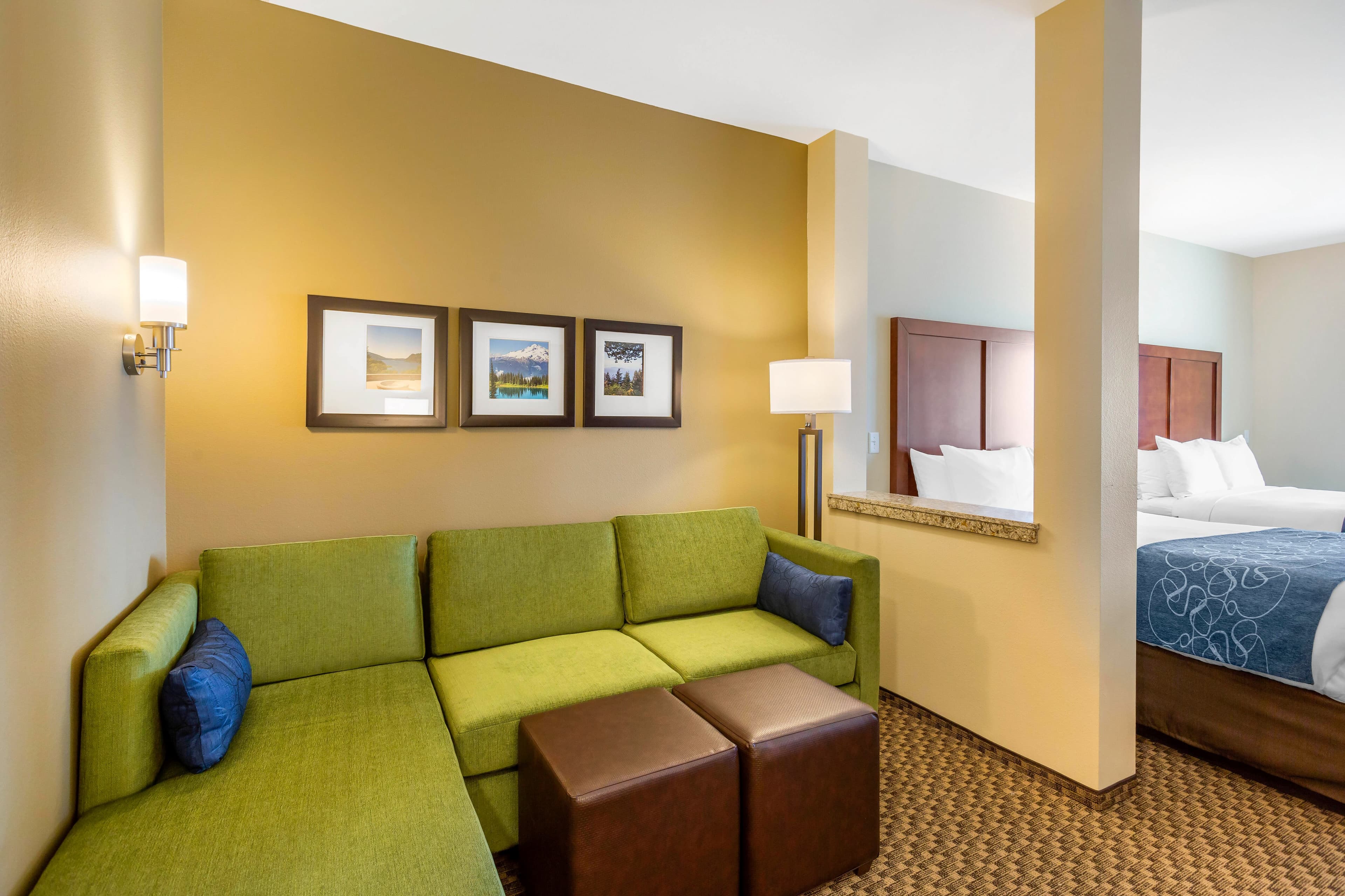 Comfort Suites Burlington near I-5 — 31