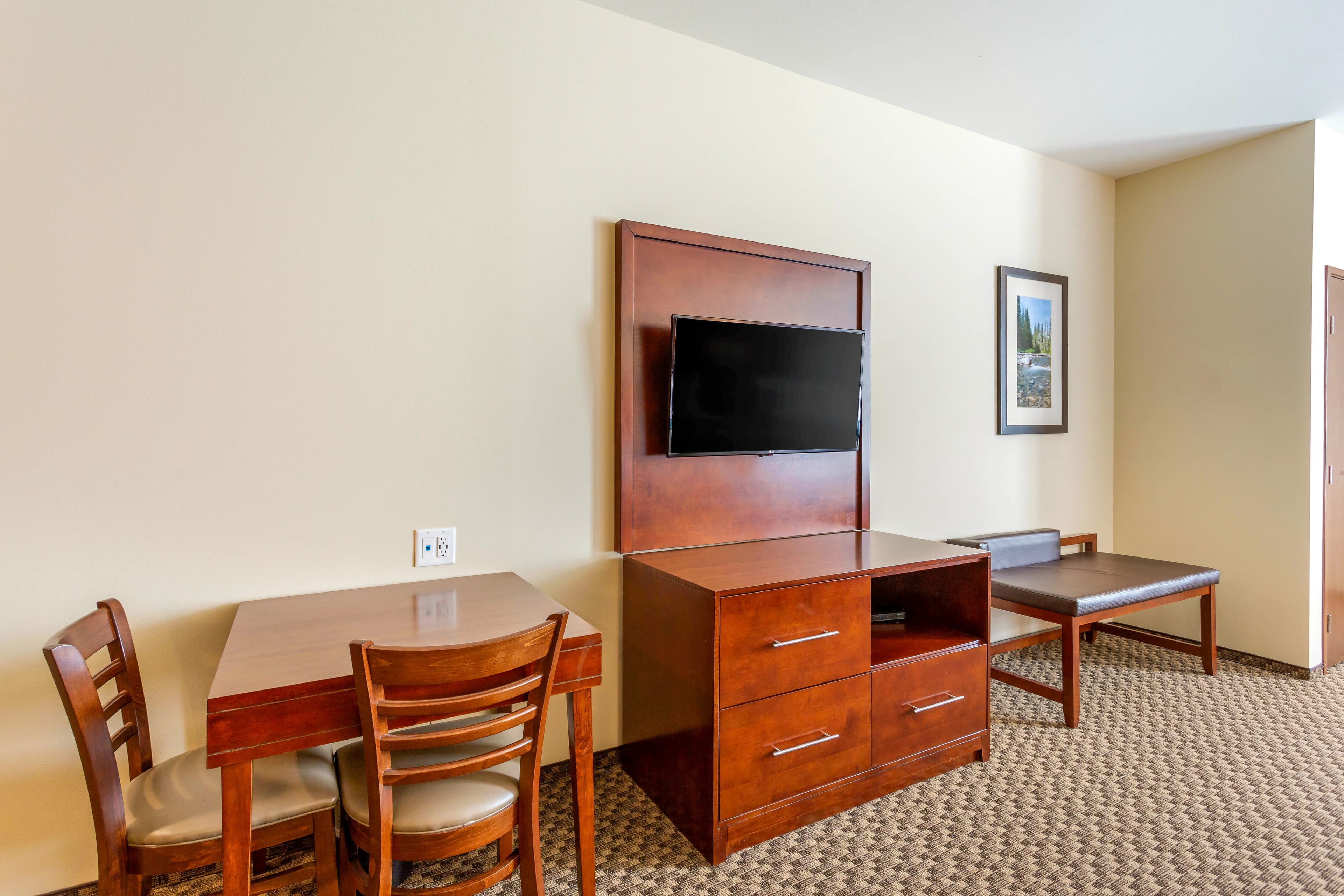 Comfort Suites Burlington near I-5 — 38