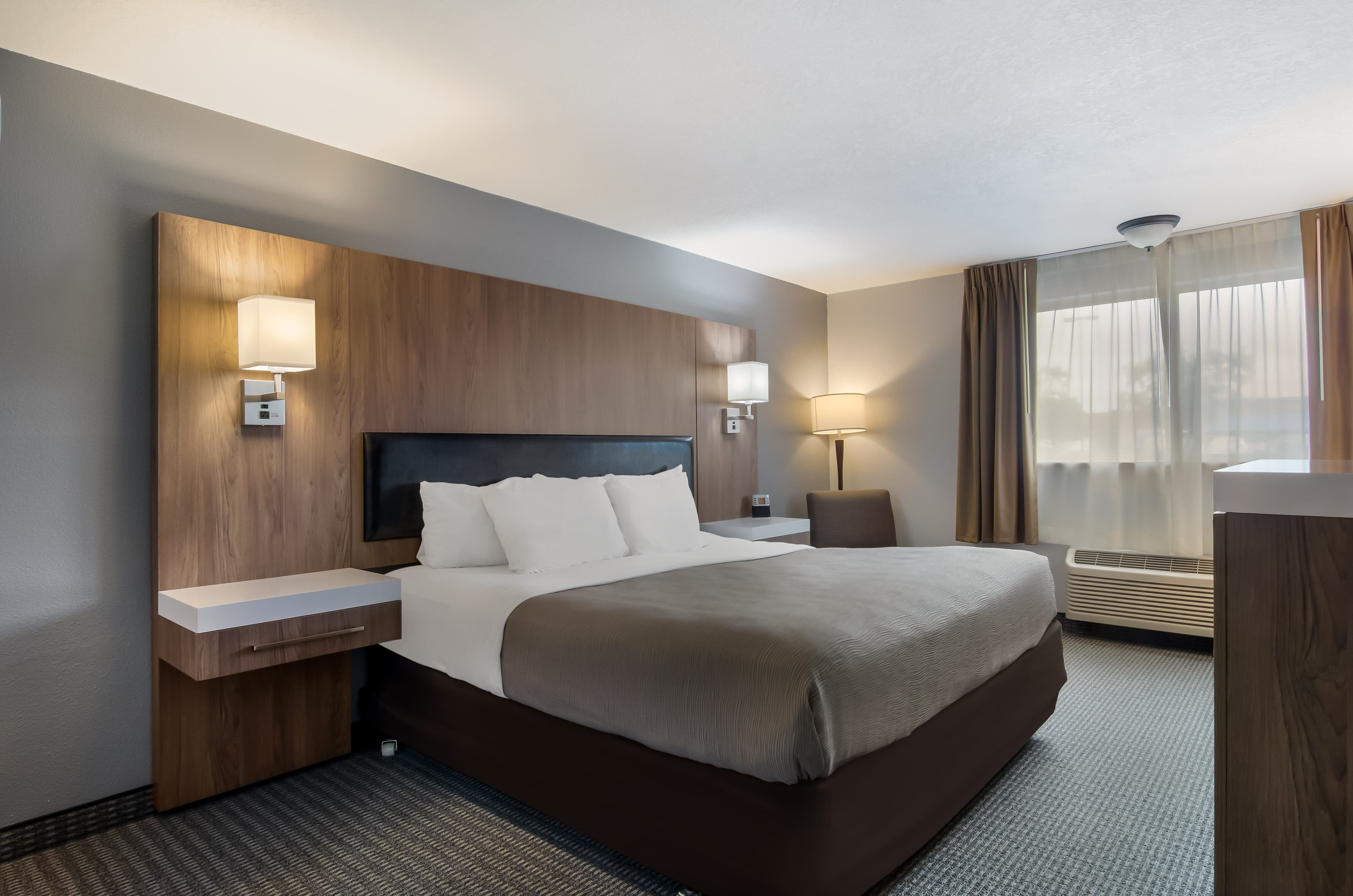 Quality Inn & Suites Silverdale Bangor-Keyport - Image 2