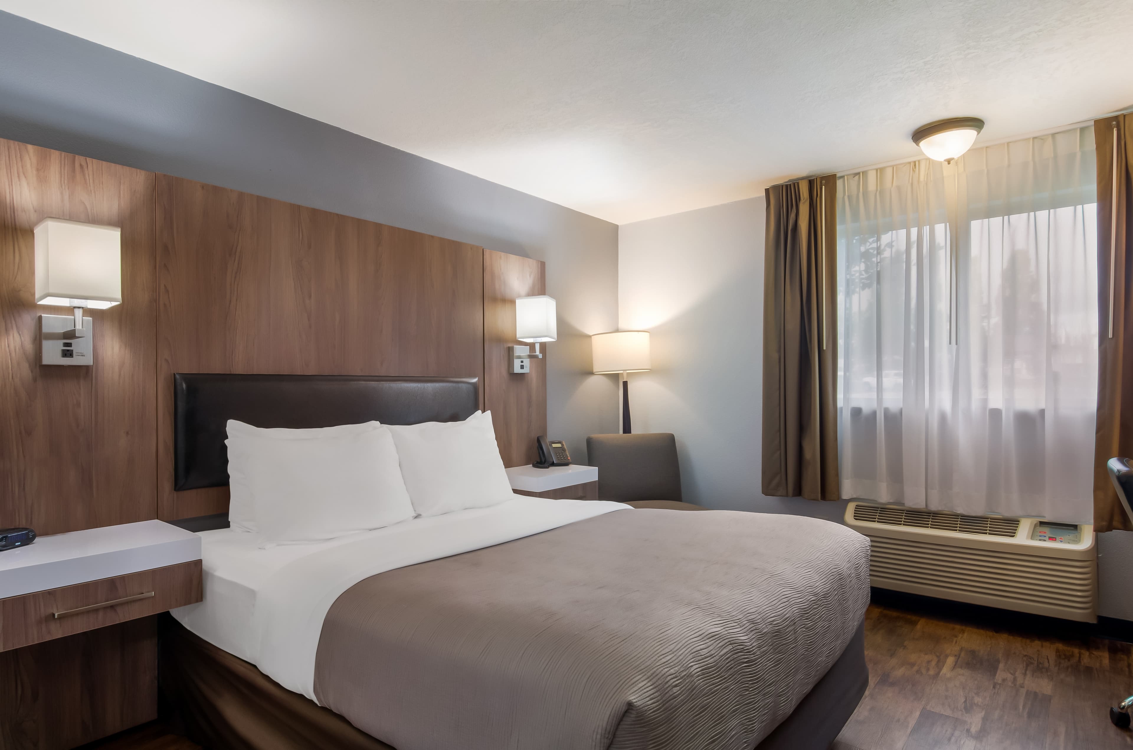 Quality Inn & Suites Silverdale Bangor-Keyport - Image 5