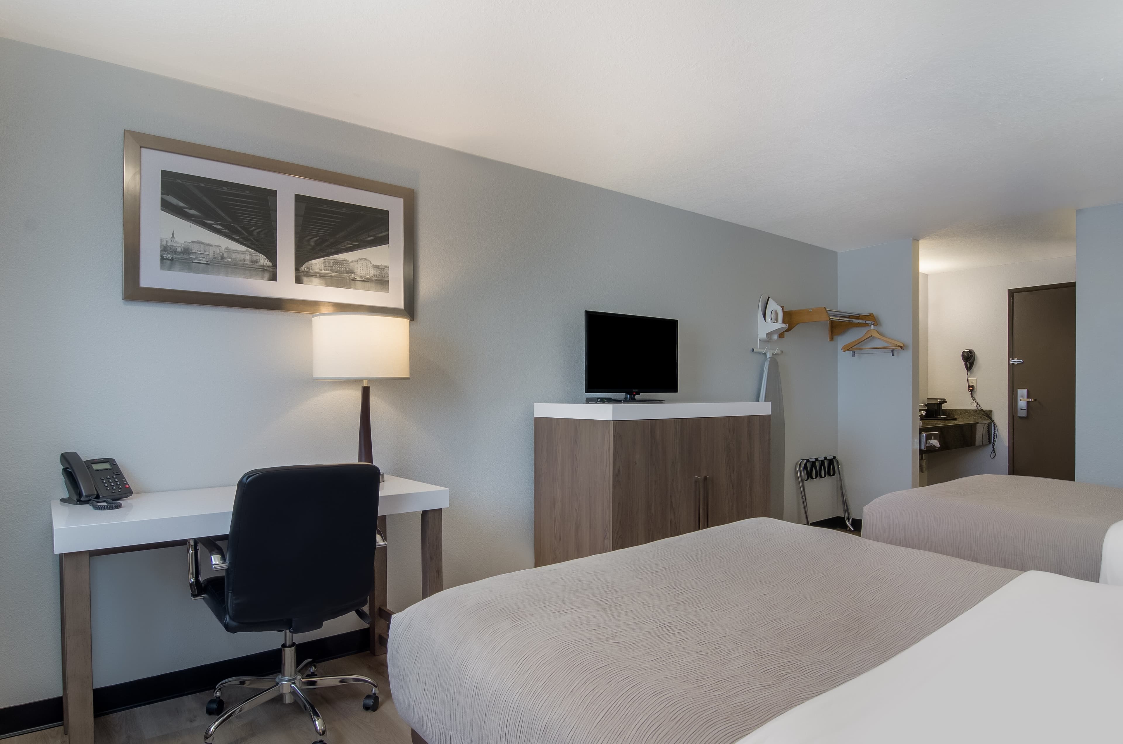 Quality Inn & Suites Silverdale Bangor-Keyport — 15