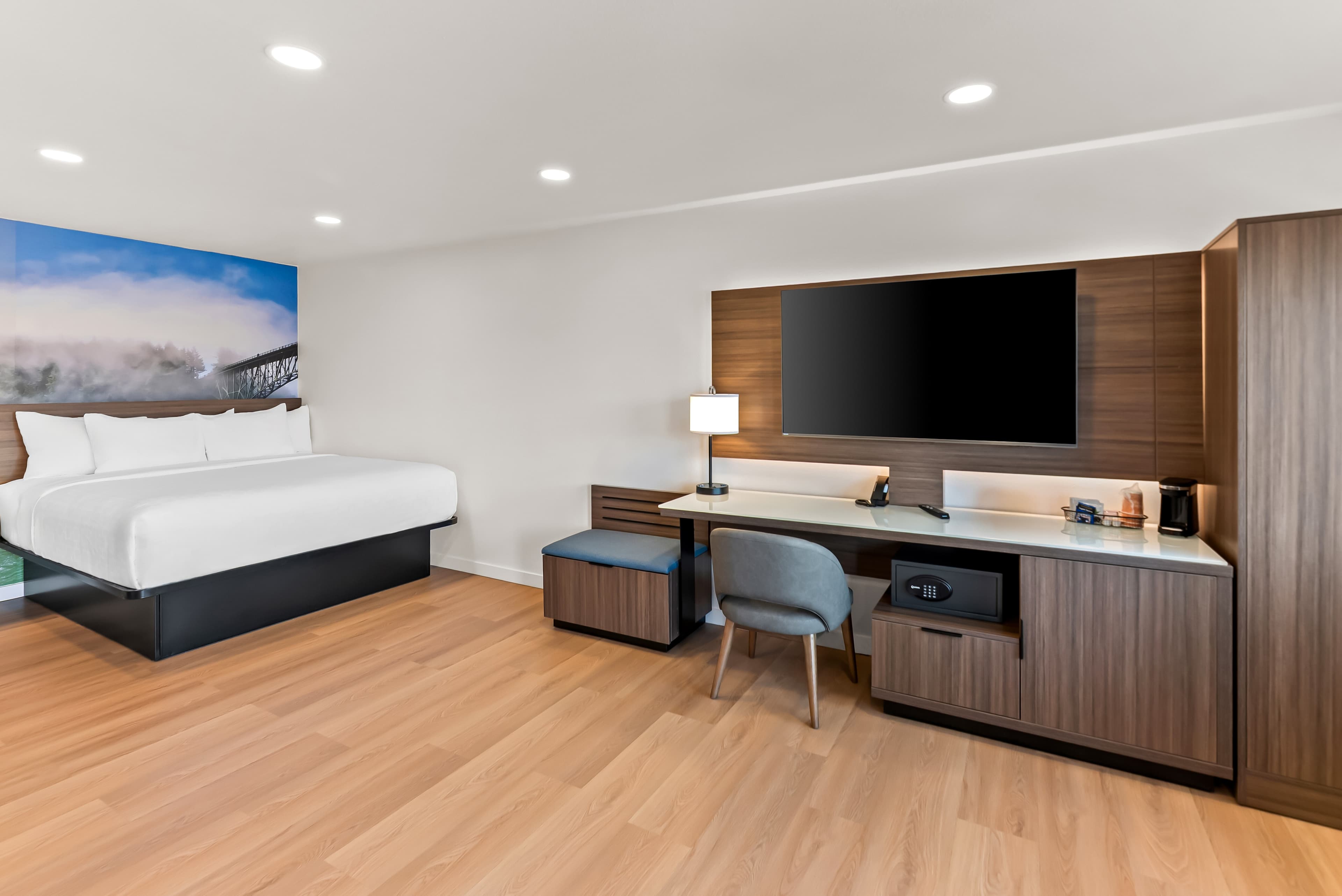 Clarion Pointe Mount Vernon - Burlington - Image 2