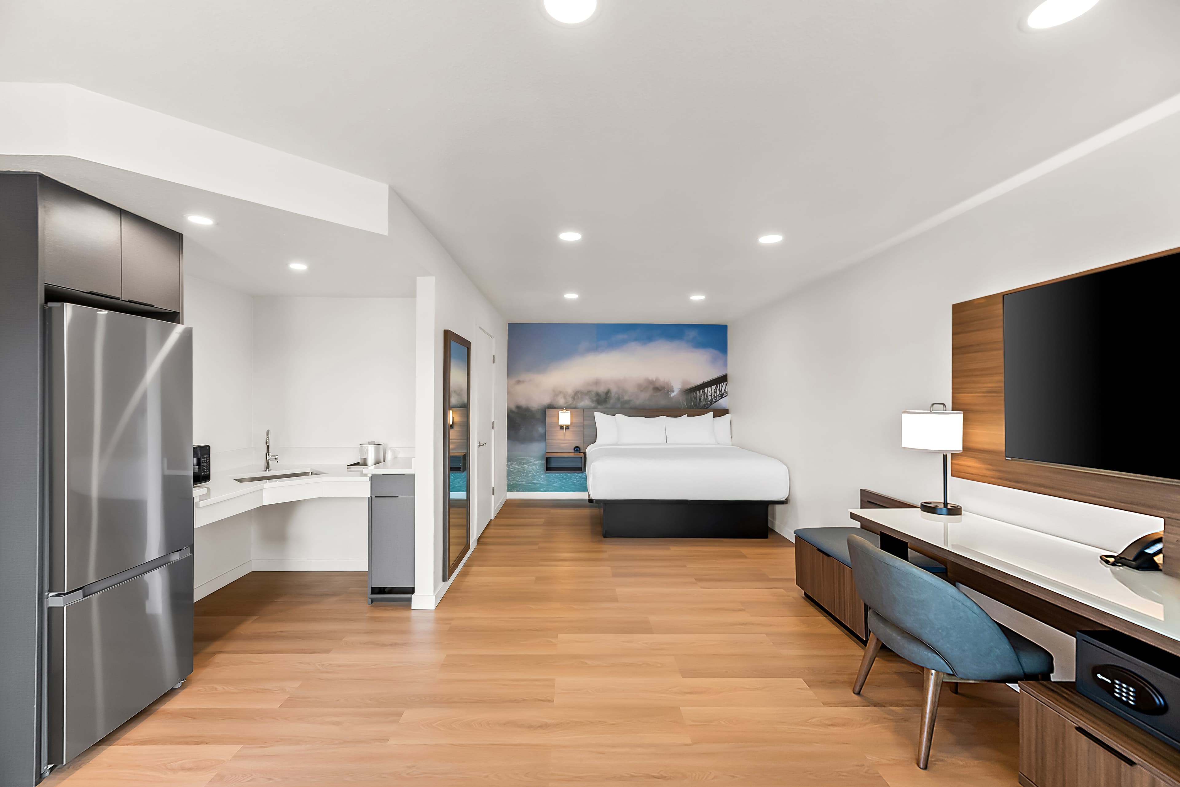 Clarion Pointe Mount Vernon - Burlington - Image 3