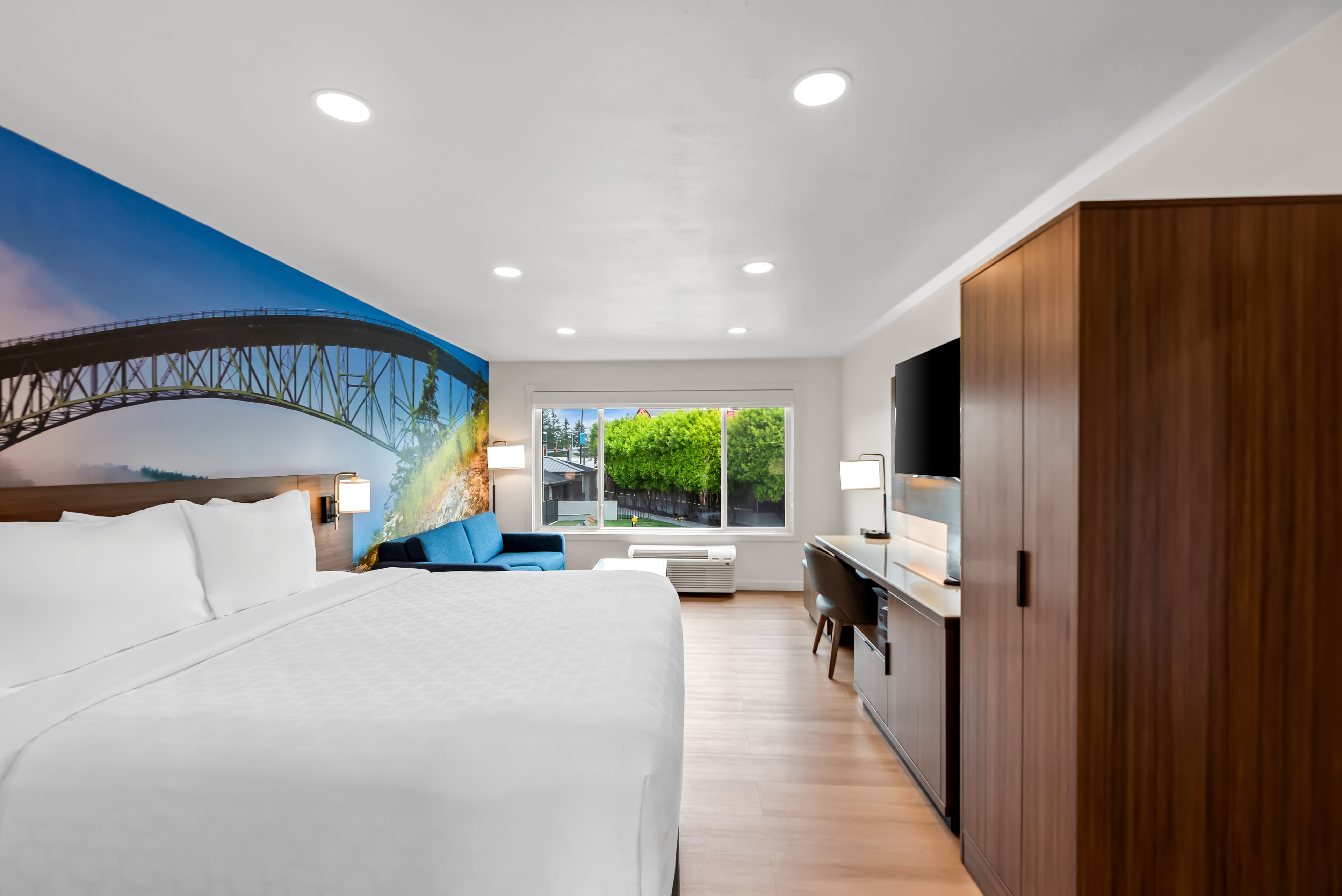 Clarion Pointe Mount Vernon - Burlington — 10