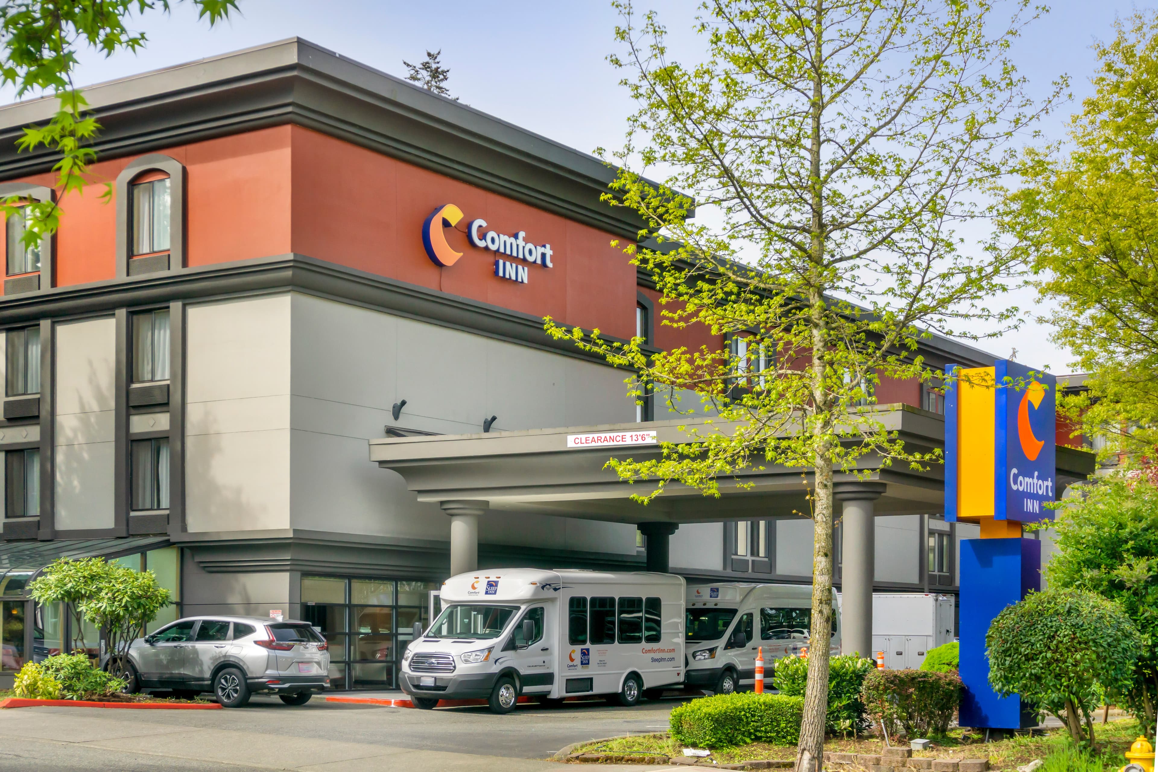 Comfort Inn & Suites Sea-Tac Airport - Image 1