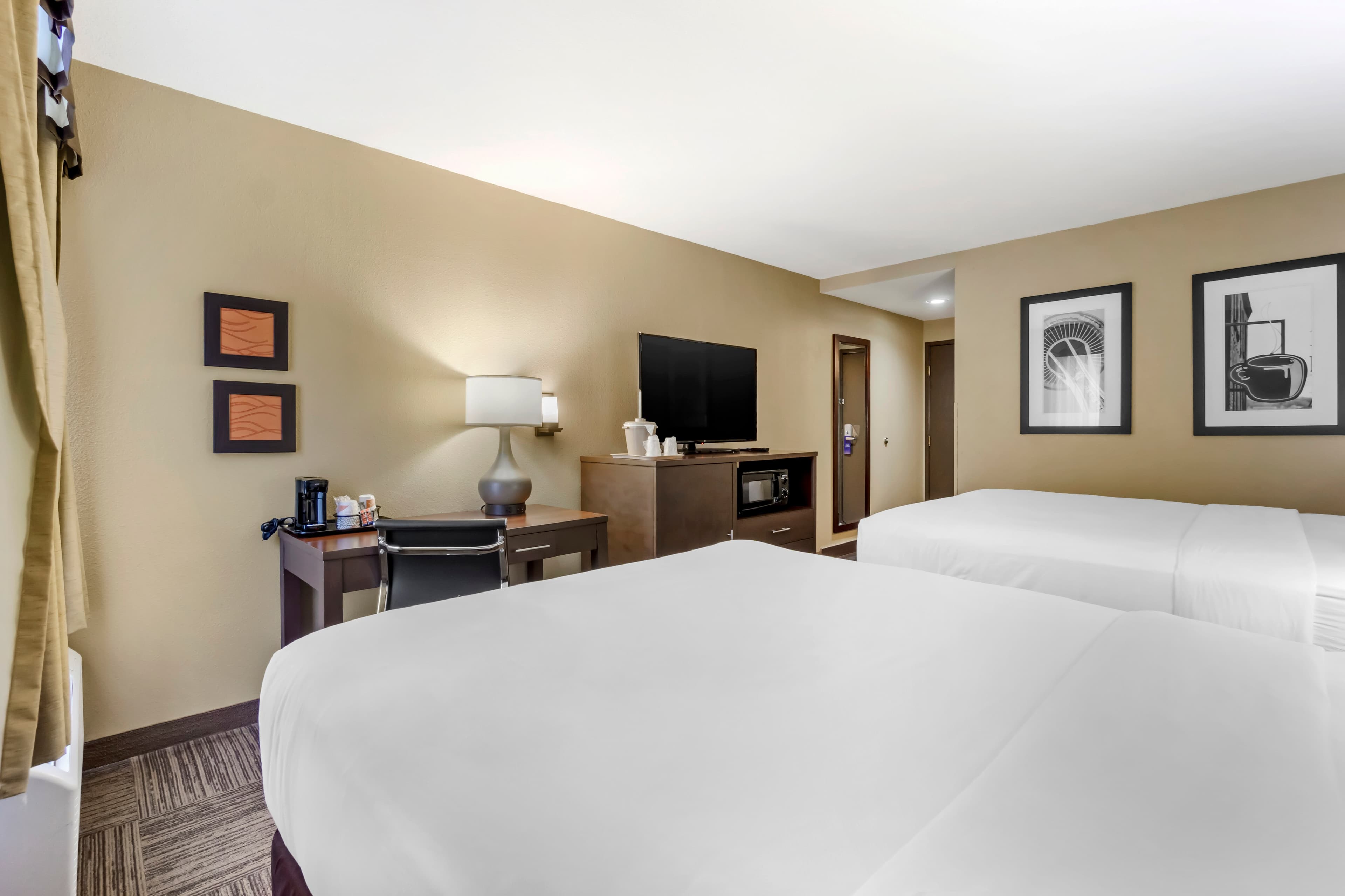 Comfort Inn & Suites Sea-Tac Airport — 14