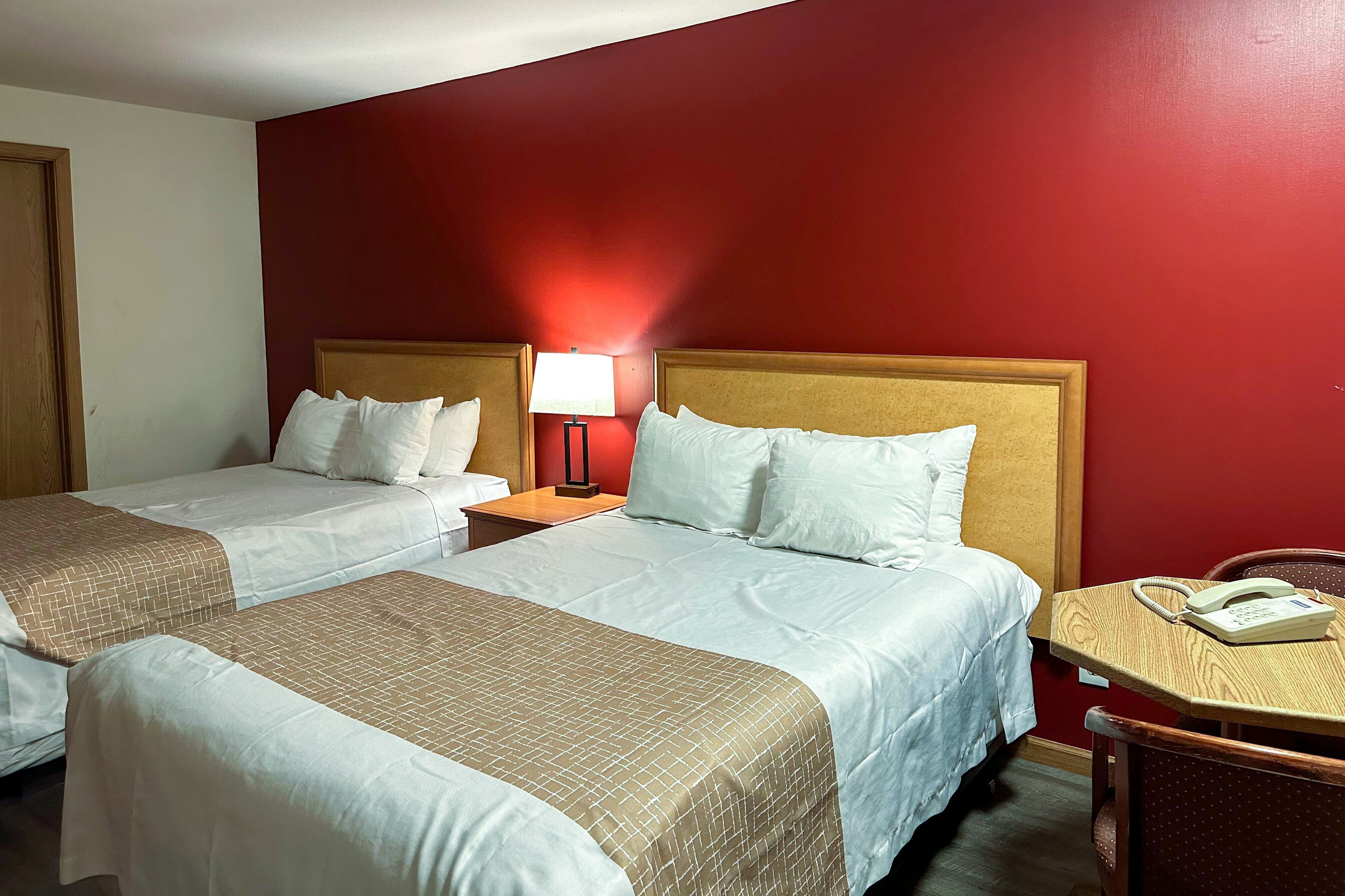 Econo Lodge Edmonds North Seattle - Image 4