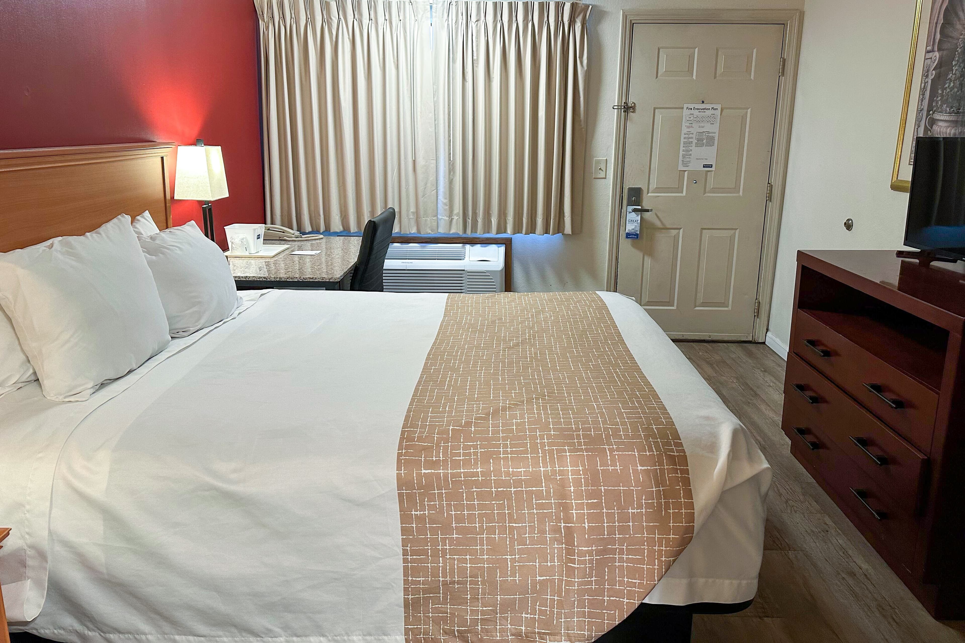 Econo Lodge Edmonds North Seattle — 7