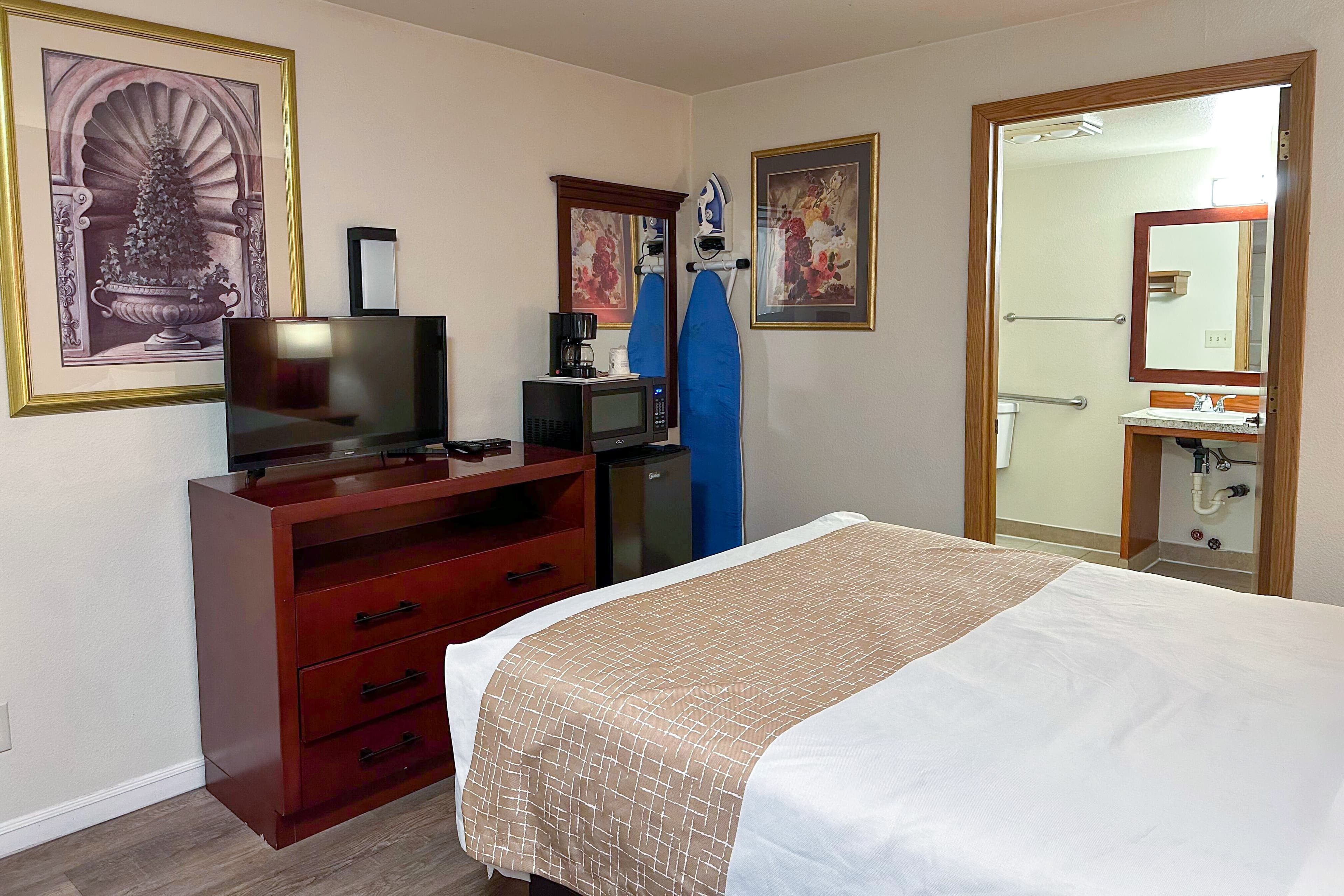 Econo Lodge Edmonds North Seattle — 8