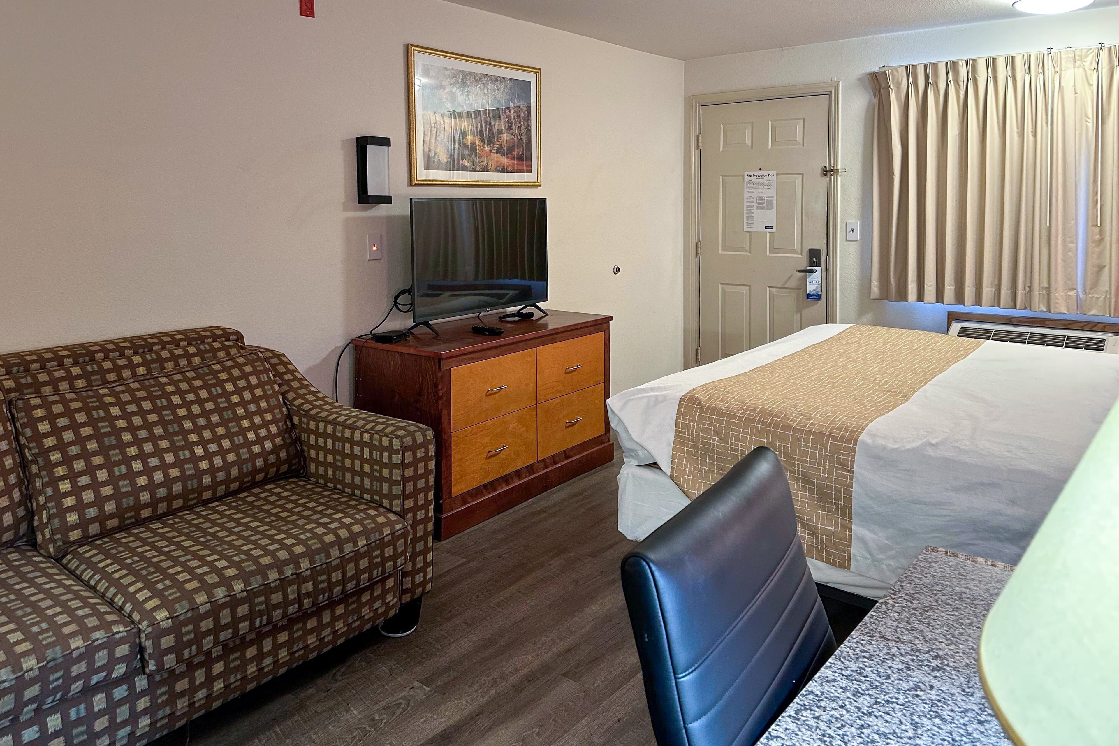Econo Lodge Edmonds North Seattle — 13