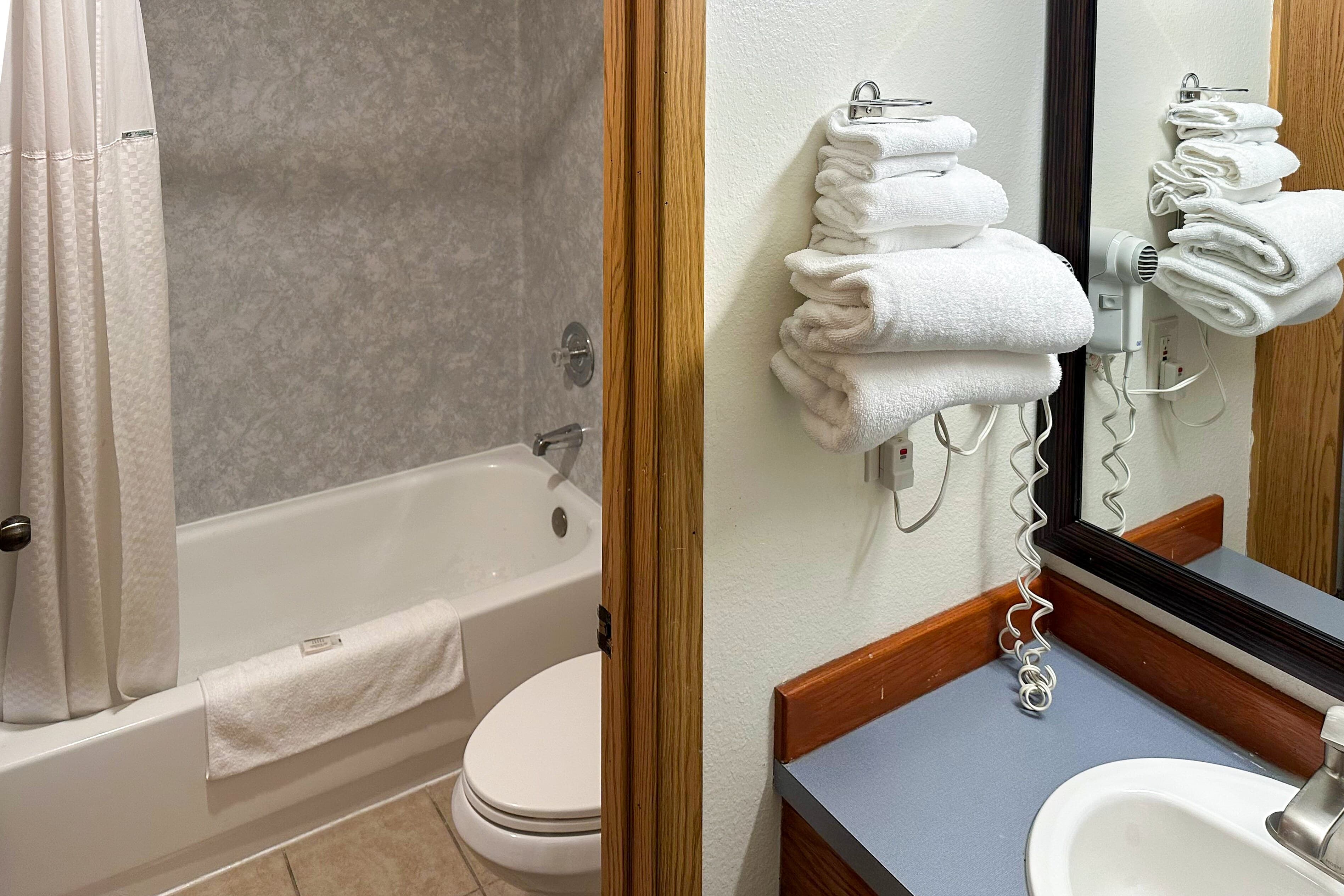 Econo Lodge Edmonds North Seattle — 23