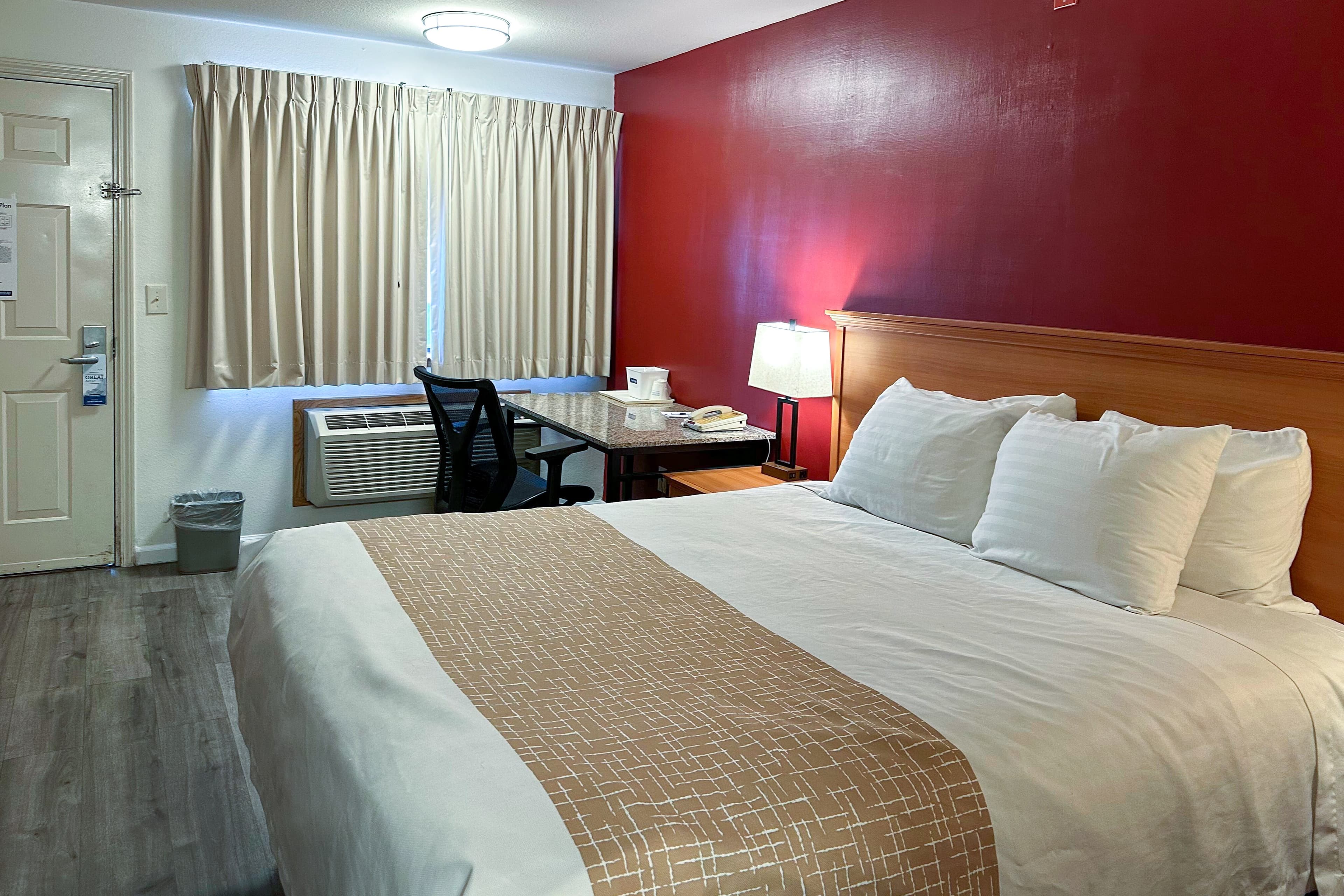 Econo Lodge Edmonds North Seattle — 16