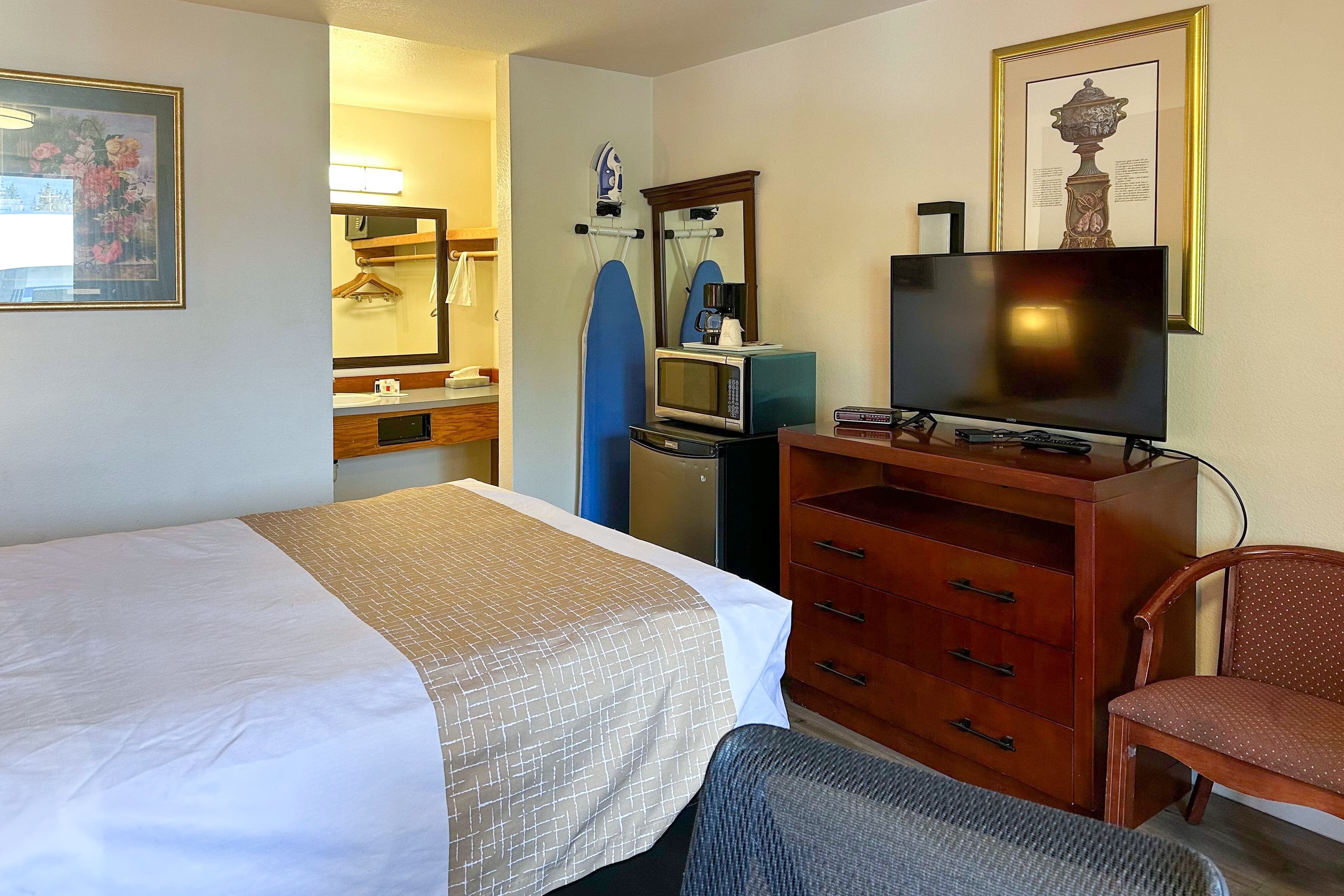 Econo Lodge Edmonds North Seattle — 17