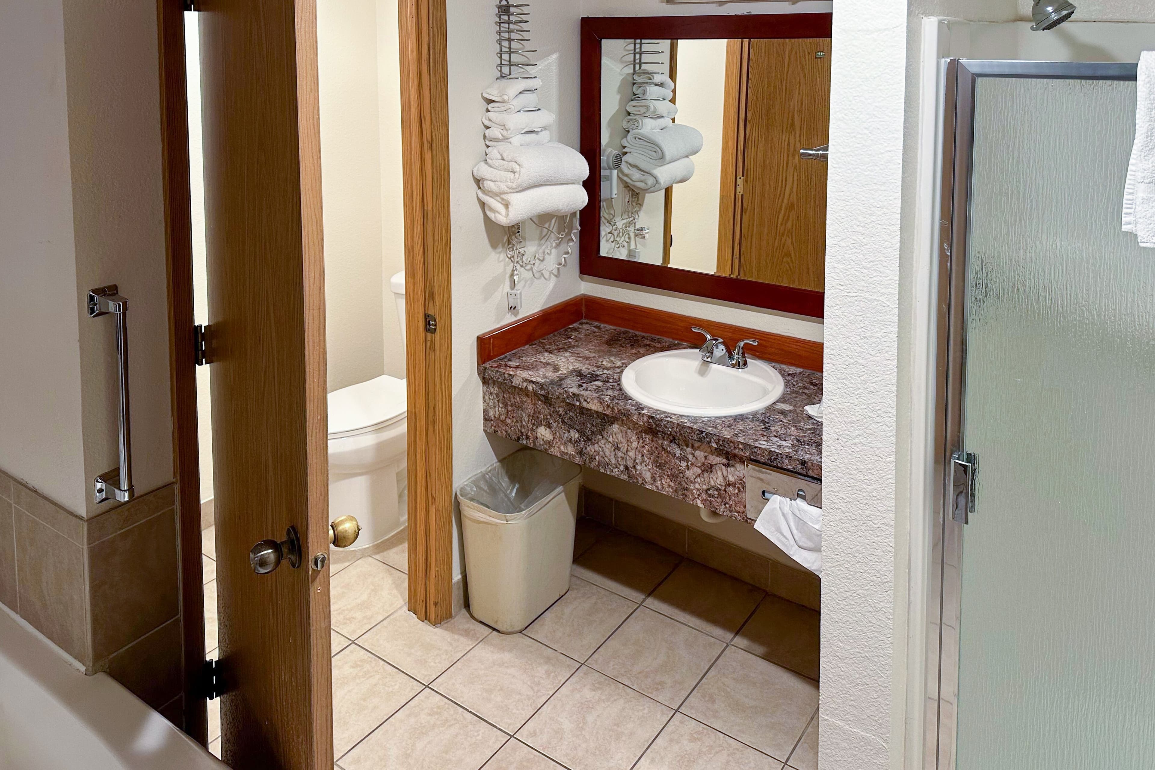 Econo Lodge Edmonds North Seattle — 27