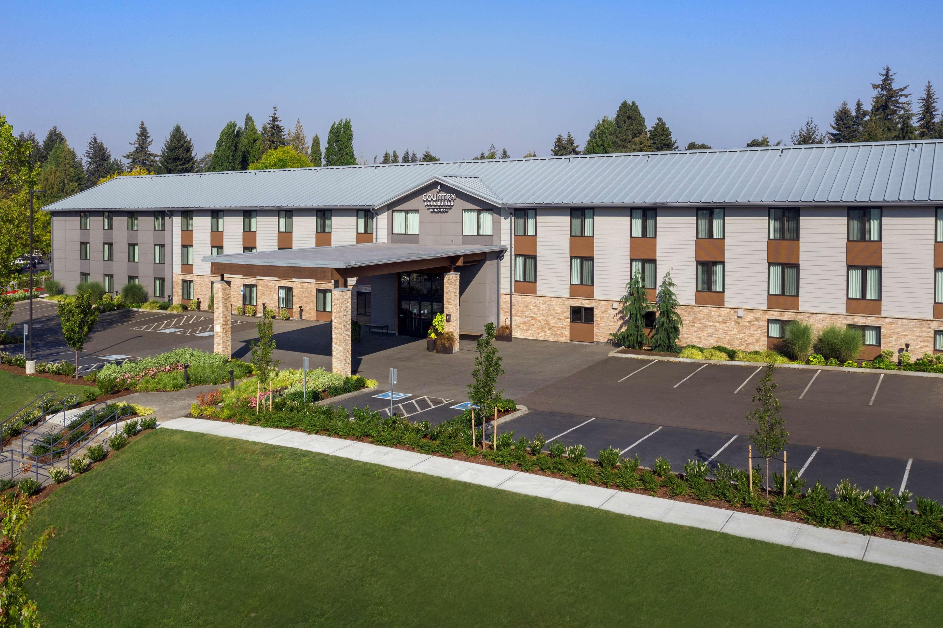 Country Inn & Suites by Radisson, Seattle-Tacoma International Airport, WA - Image 1