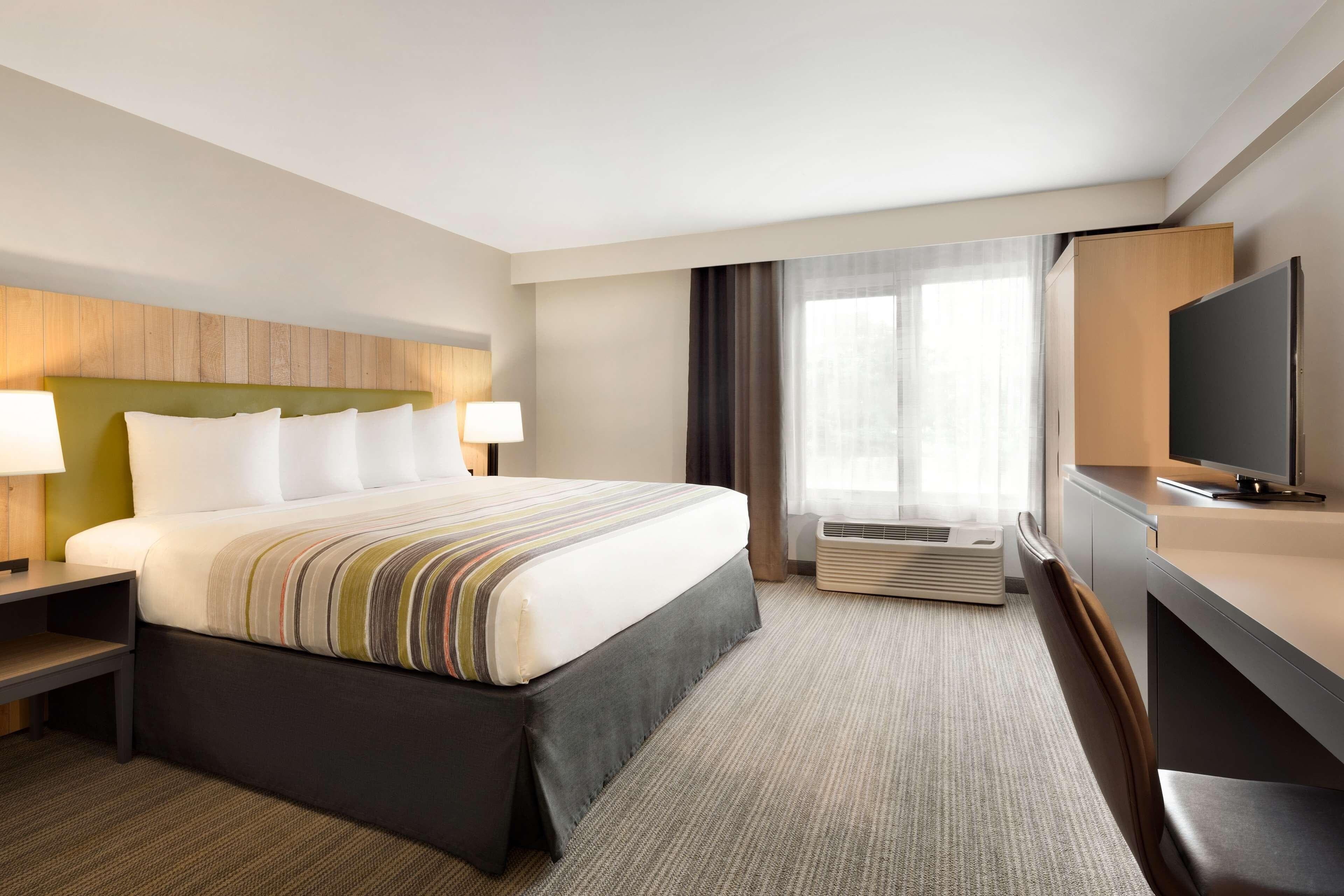 Country Inn & Suites by Radisson, Seattle-Tacoma International Airport, WA - Image 5