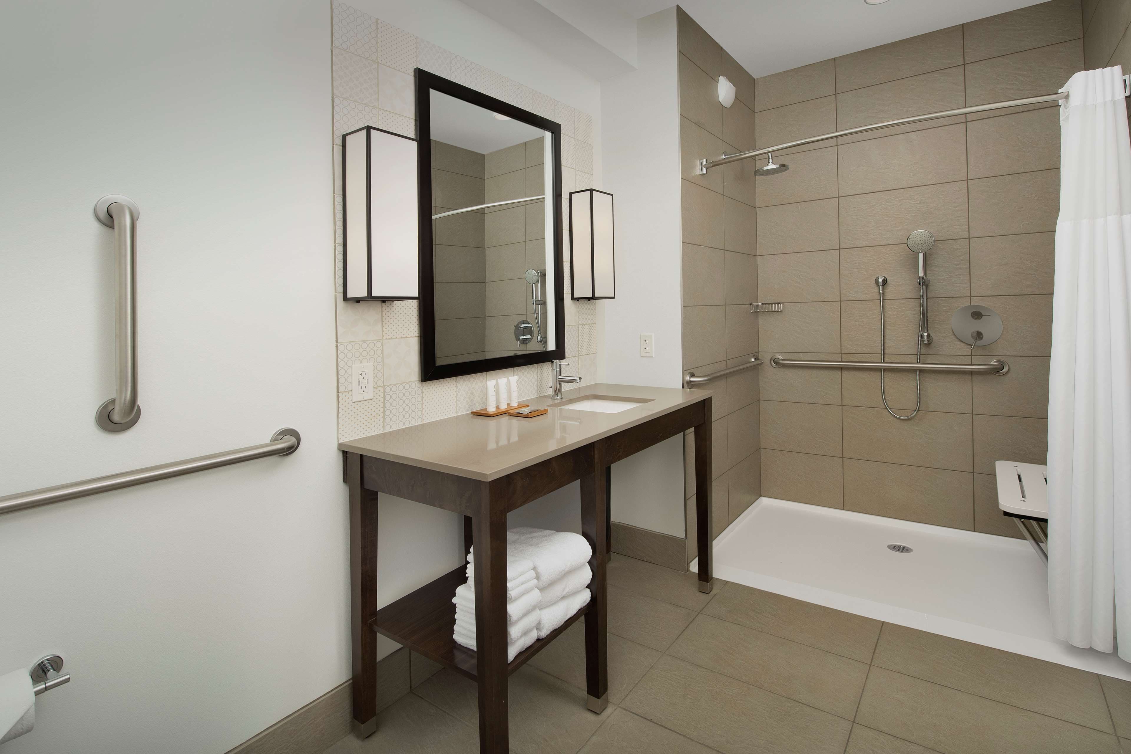 Country Inn & Suites by Radisson, Seattle-Tacoma International Airport, WA — 18