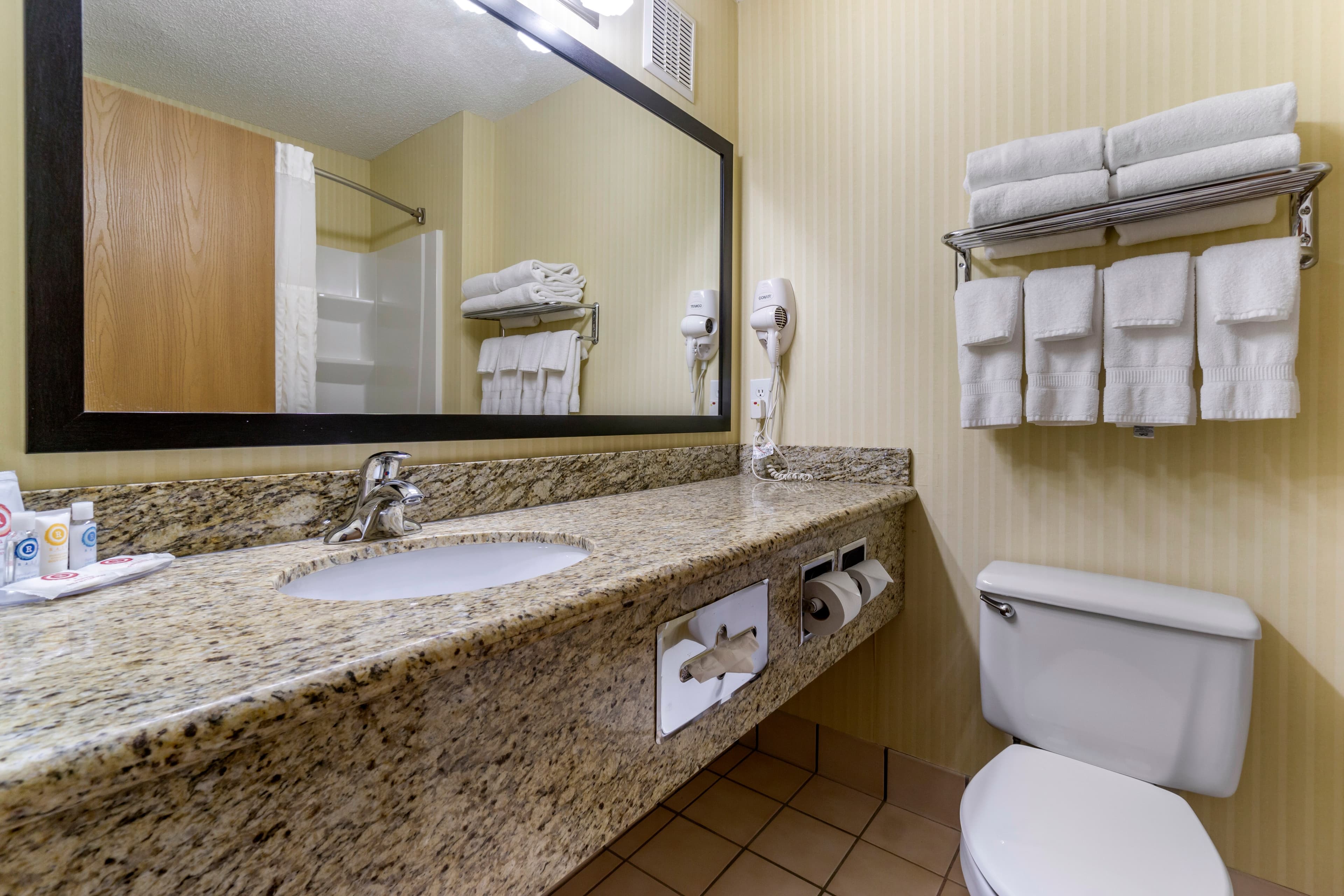 Comfort Inn & Suites Bothell - Seattle North — 7