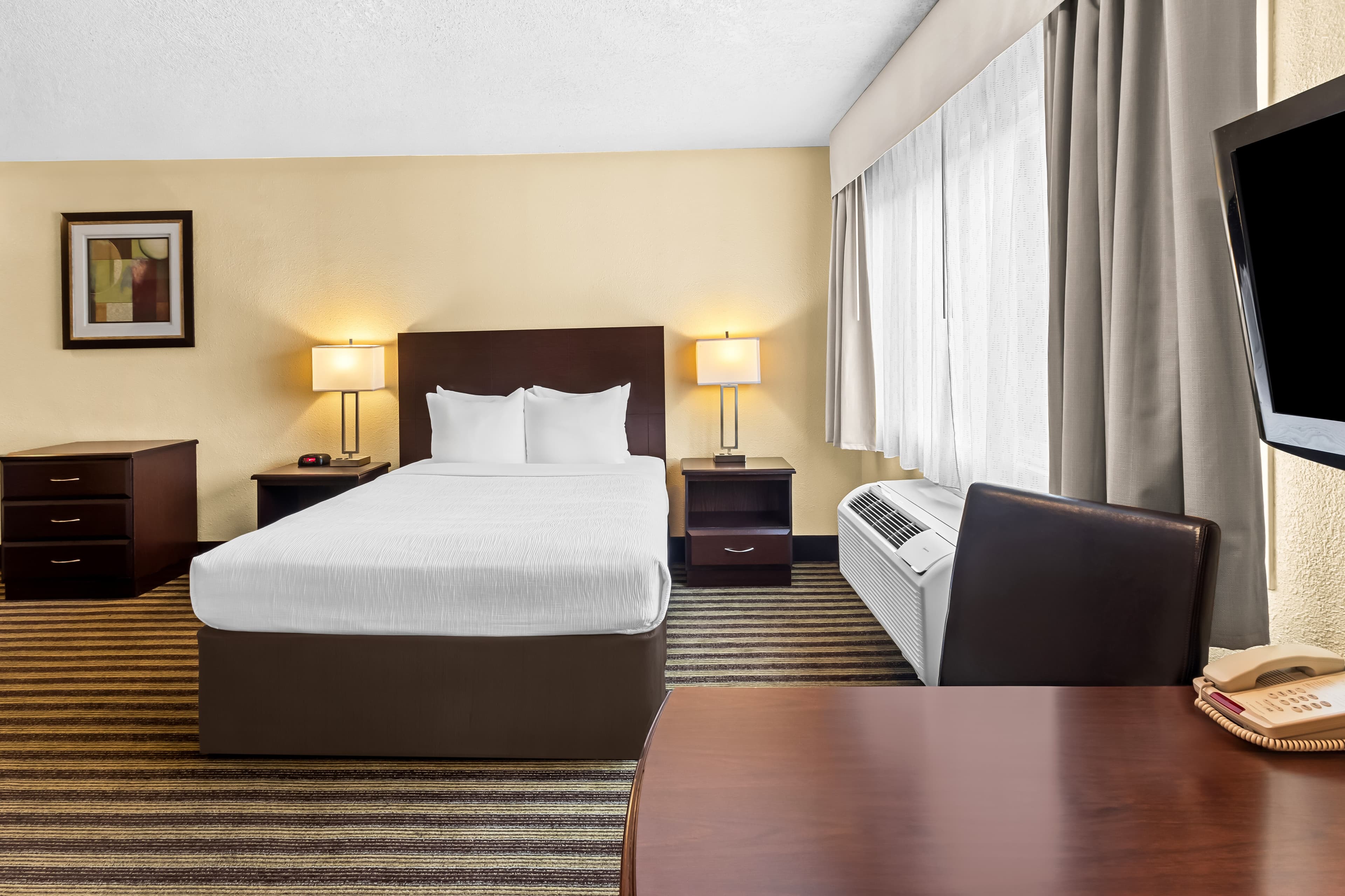 Quality Inn & Suites Vancouver - Hazel Dell - Image 3