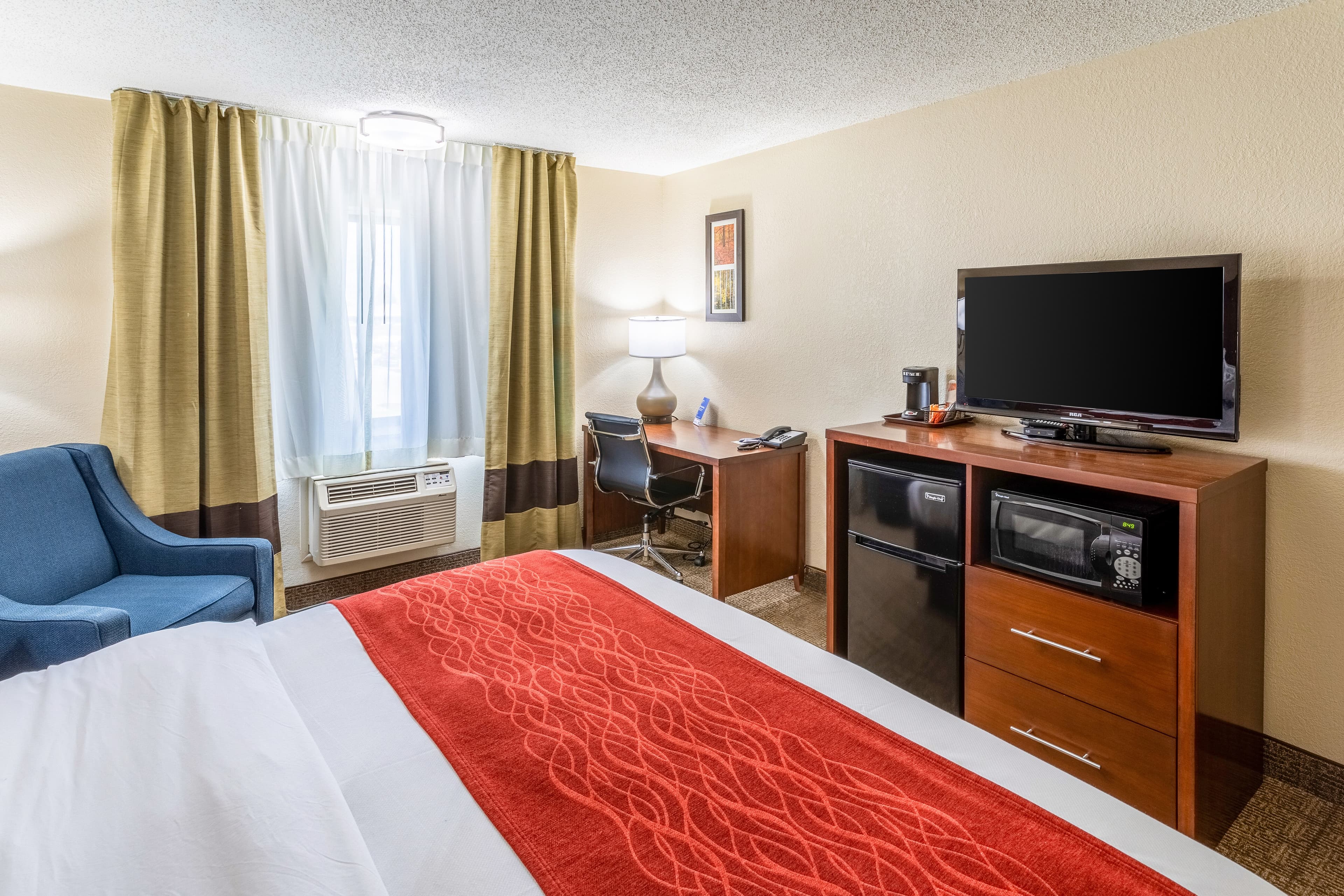Comfort Inn Waukesha - Milwaukee West - Image 4
