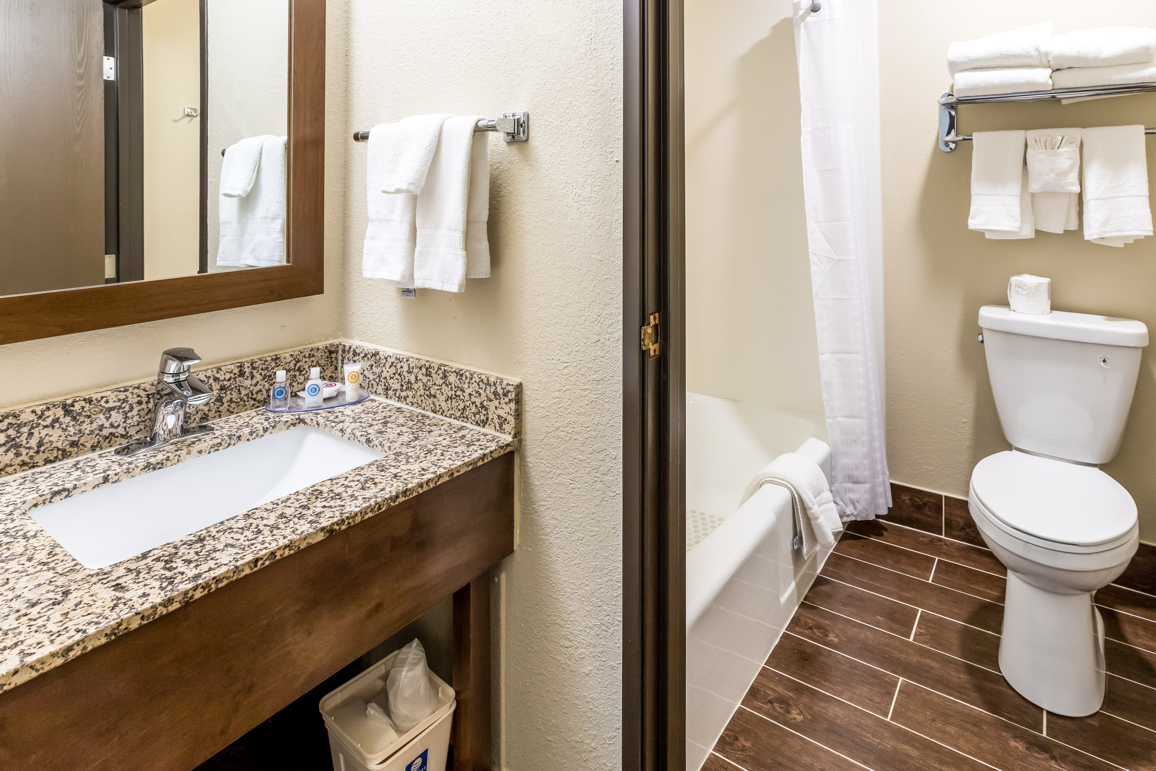 Comfort Inn Waukesha - Milwaukee West — 9