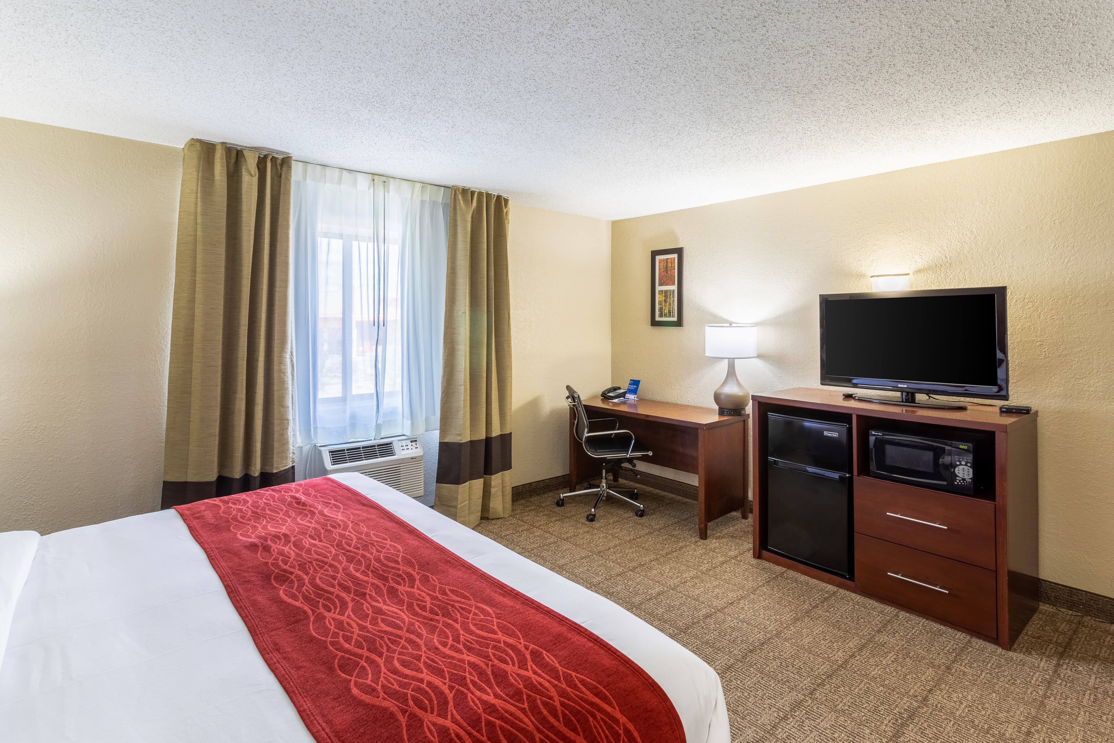 Comfort Inn Waukesha - Milwaukee West — 12
