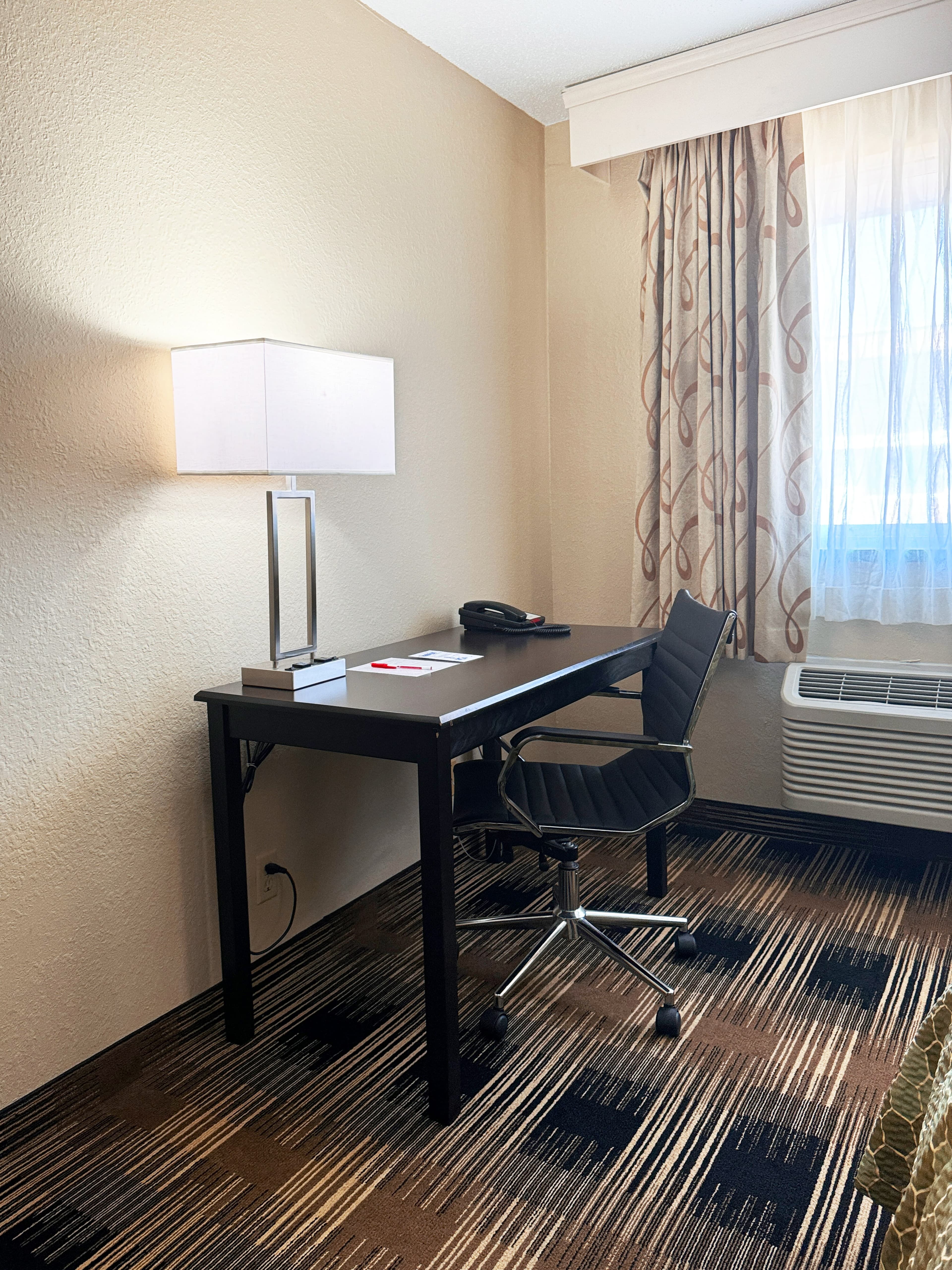 Econo Lodge Wausau - Rothschild - Image 4