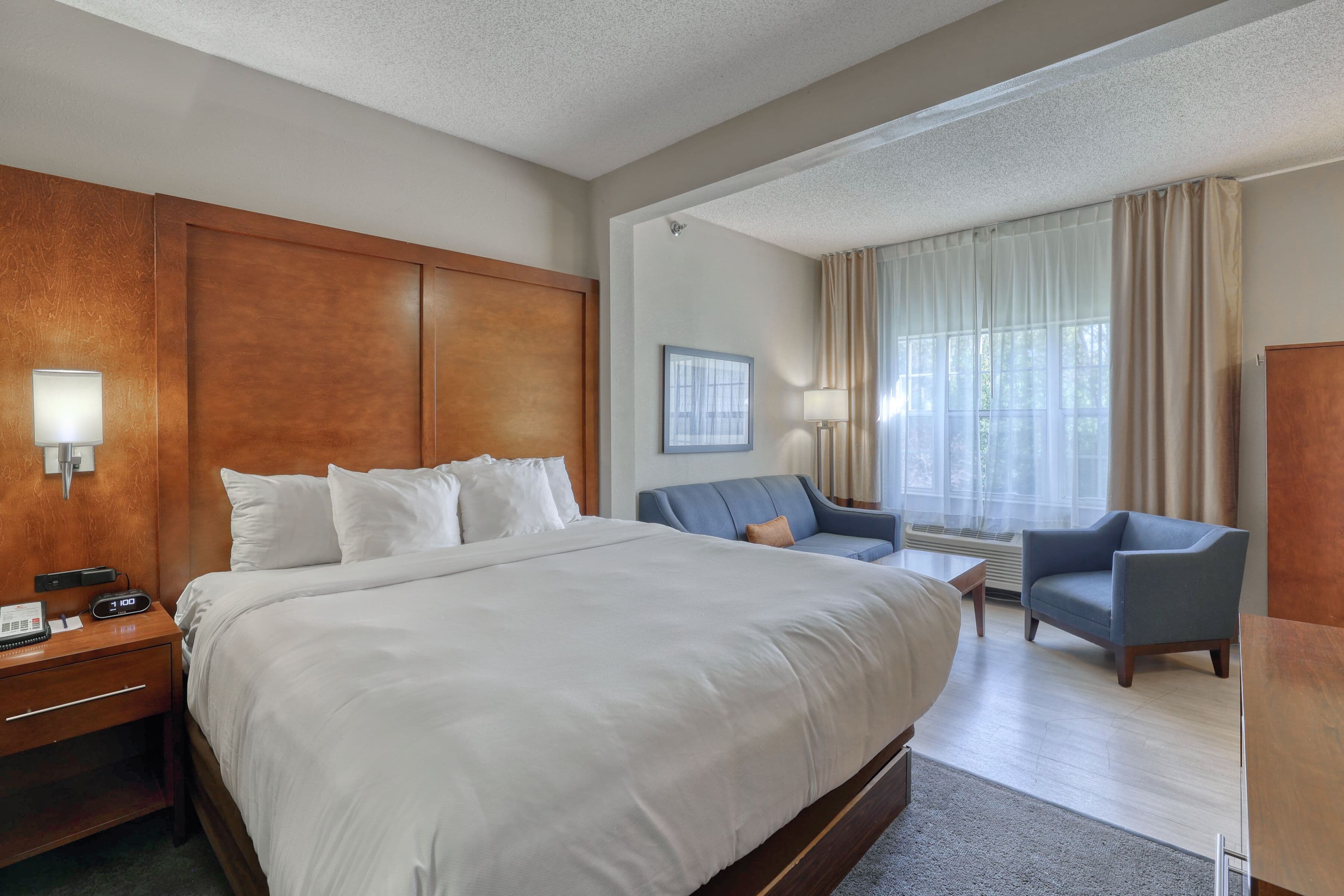 Comfort Suites Appleton Airport — 22