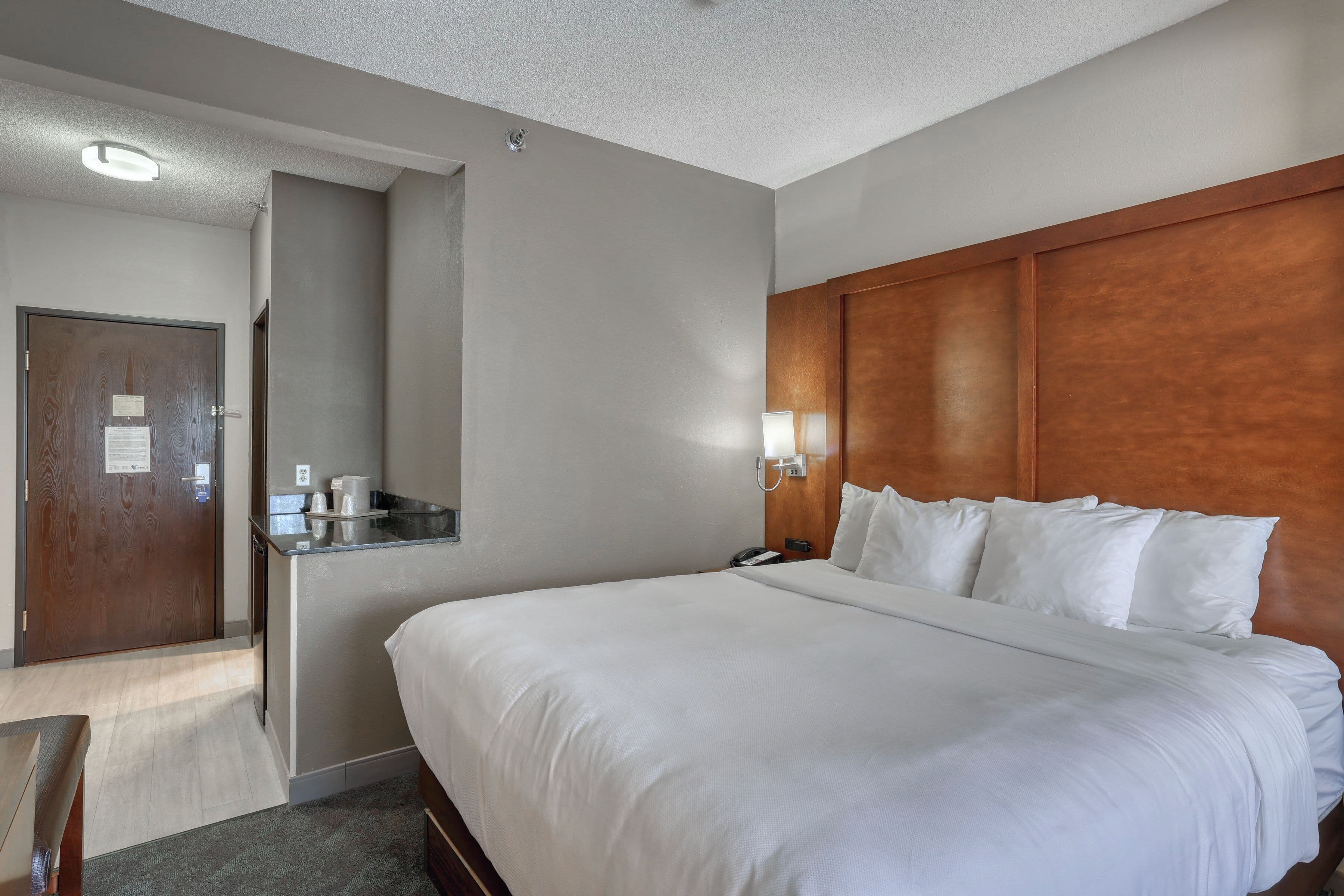 Comfort Suites Appleton Airport — 23