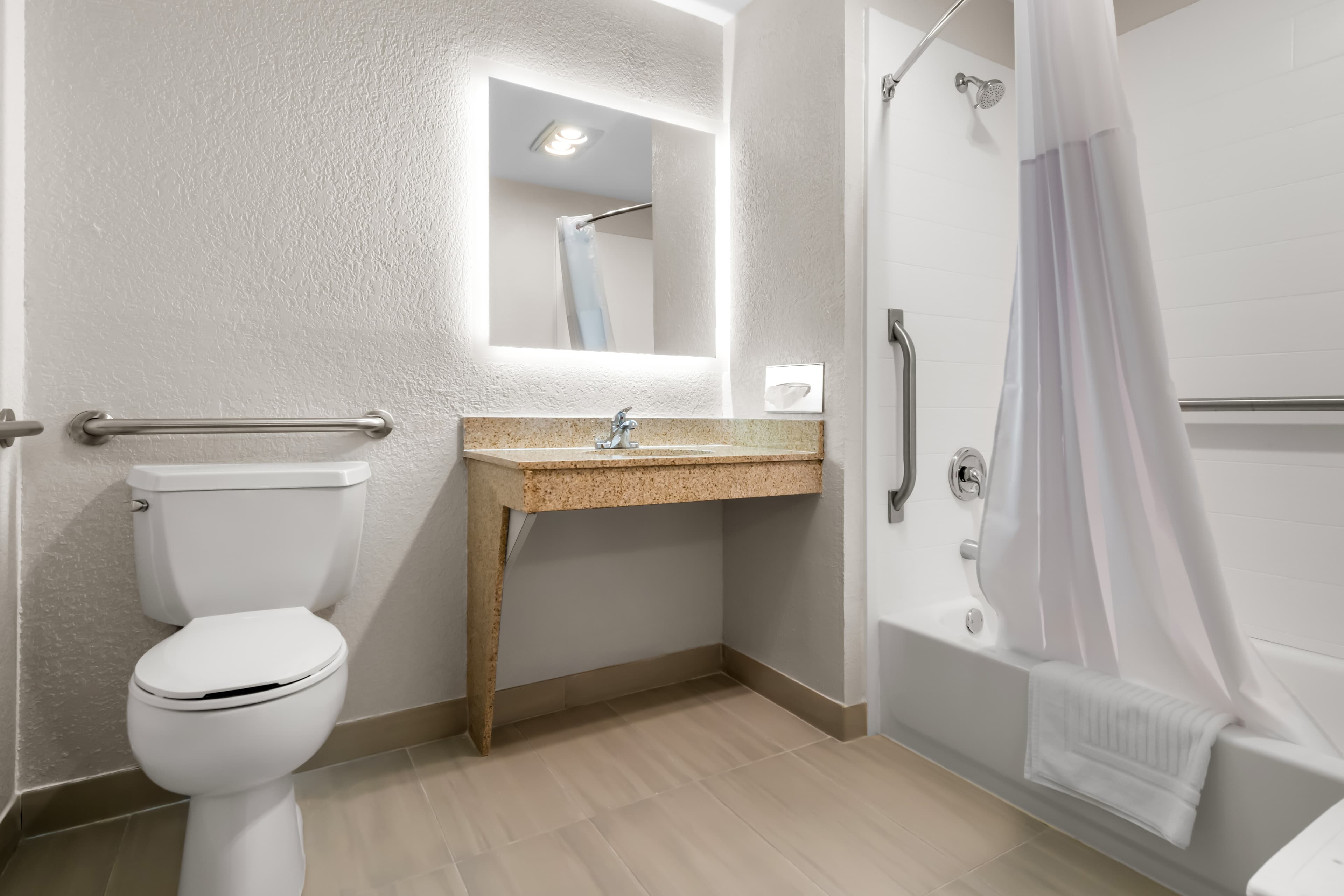 Comfort Suites Stevens Point — 10