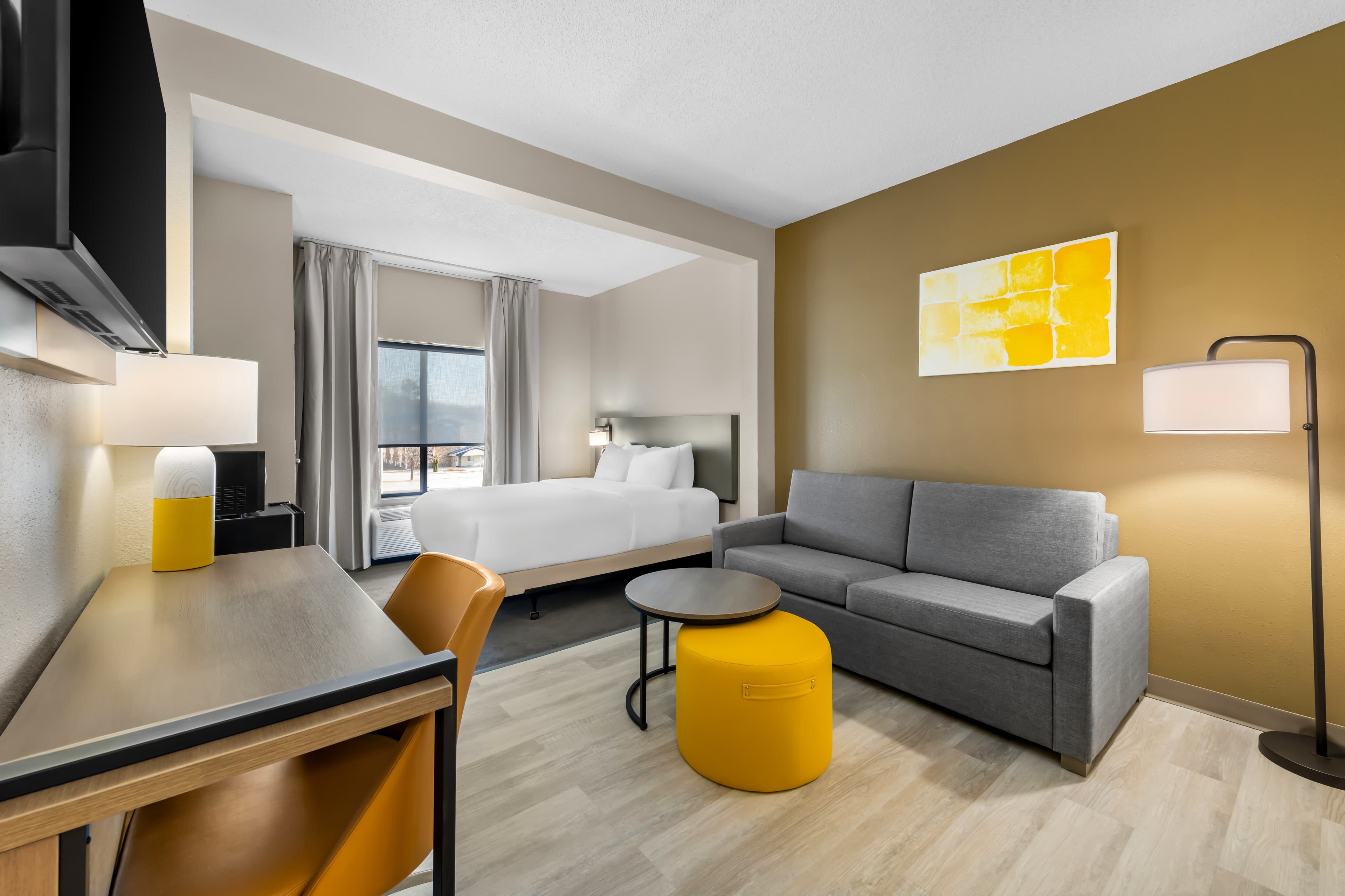 Comfort Suites Stevens Point - Image 2
