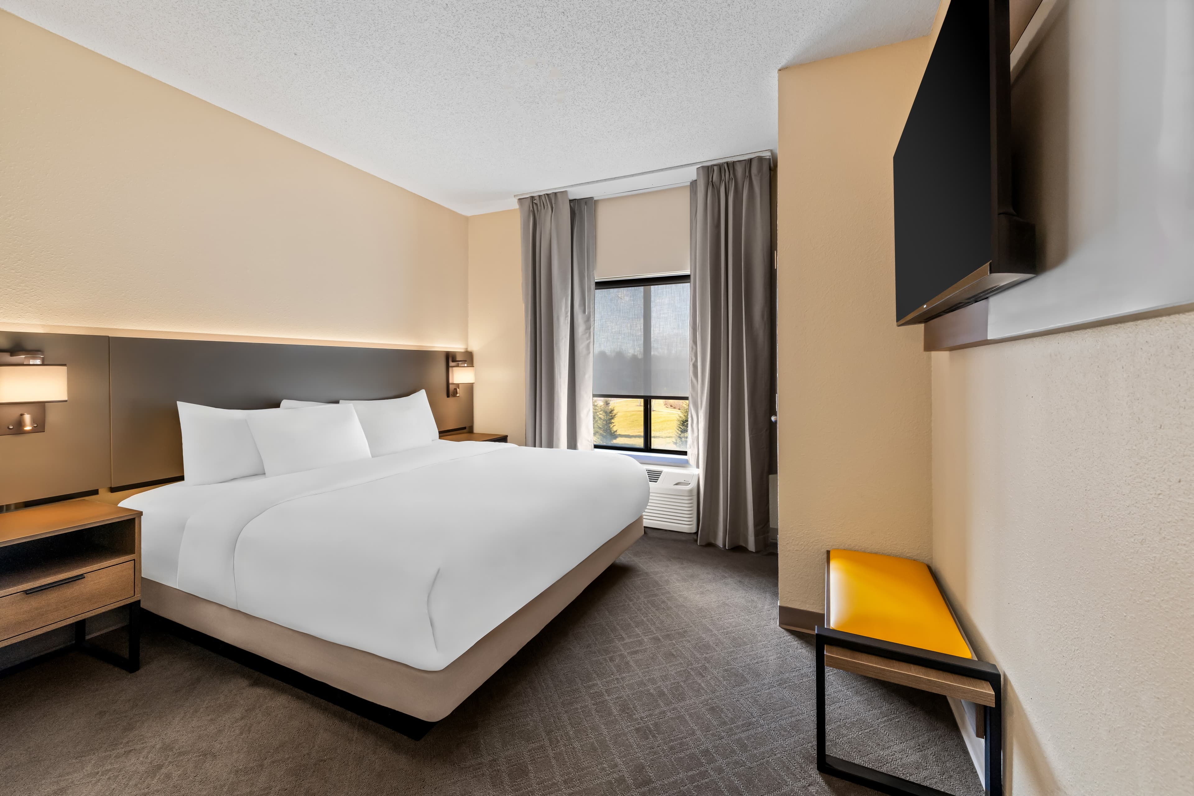 Comfort Suites Stevens Point - Image 4