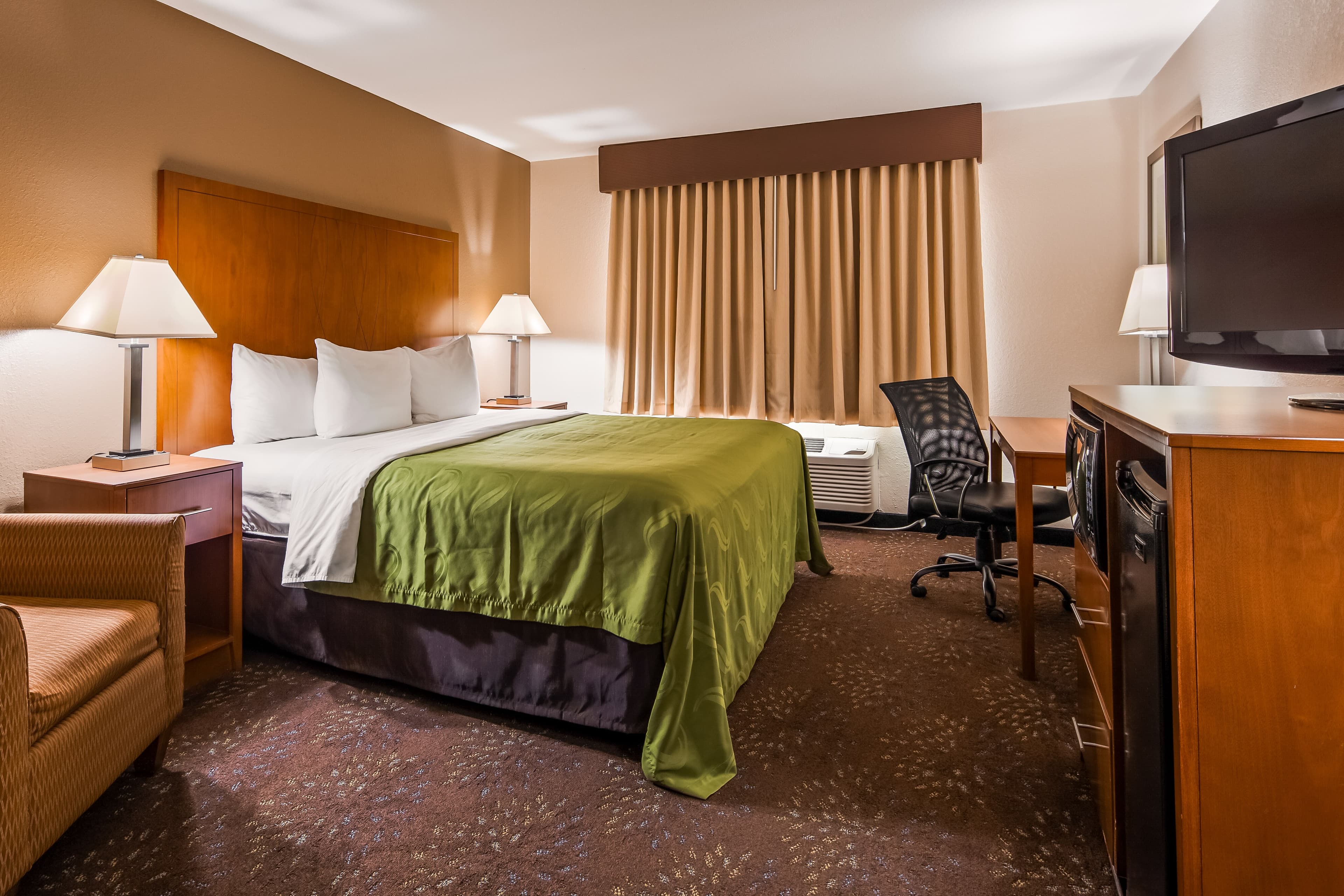 Quality Inn Tomah - Image 2