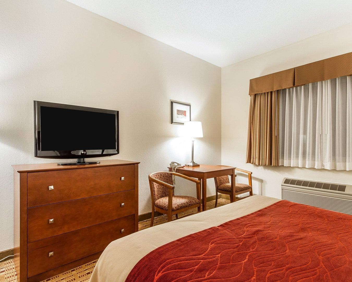 Quality Inn & Suites Eau Claire University Area - Image 3