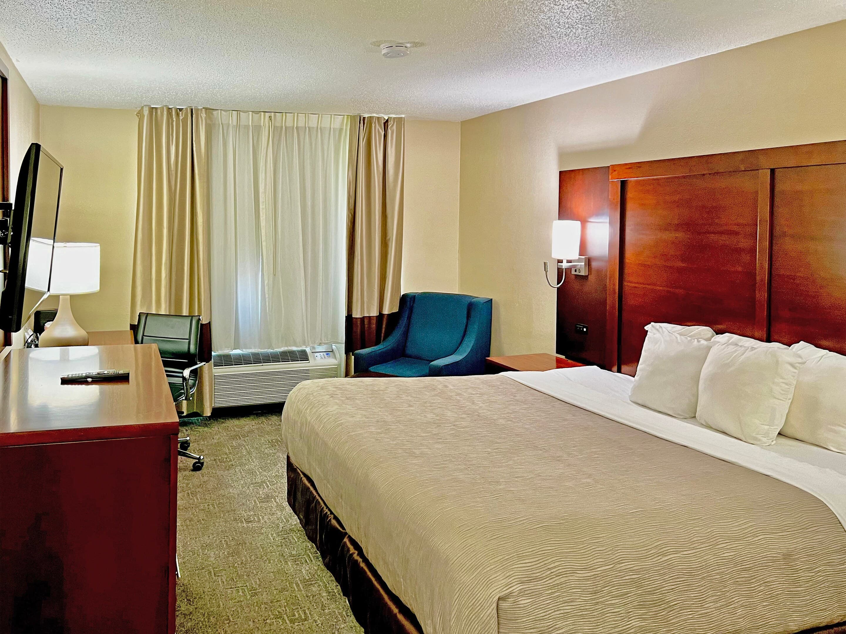 Quality Inn & Suites Green Bay  - Ashwaubenon - Image 1