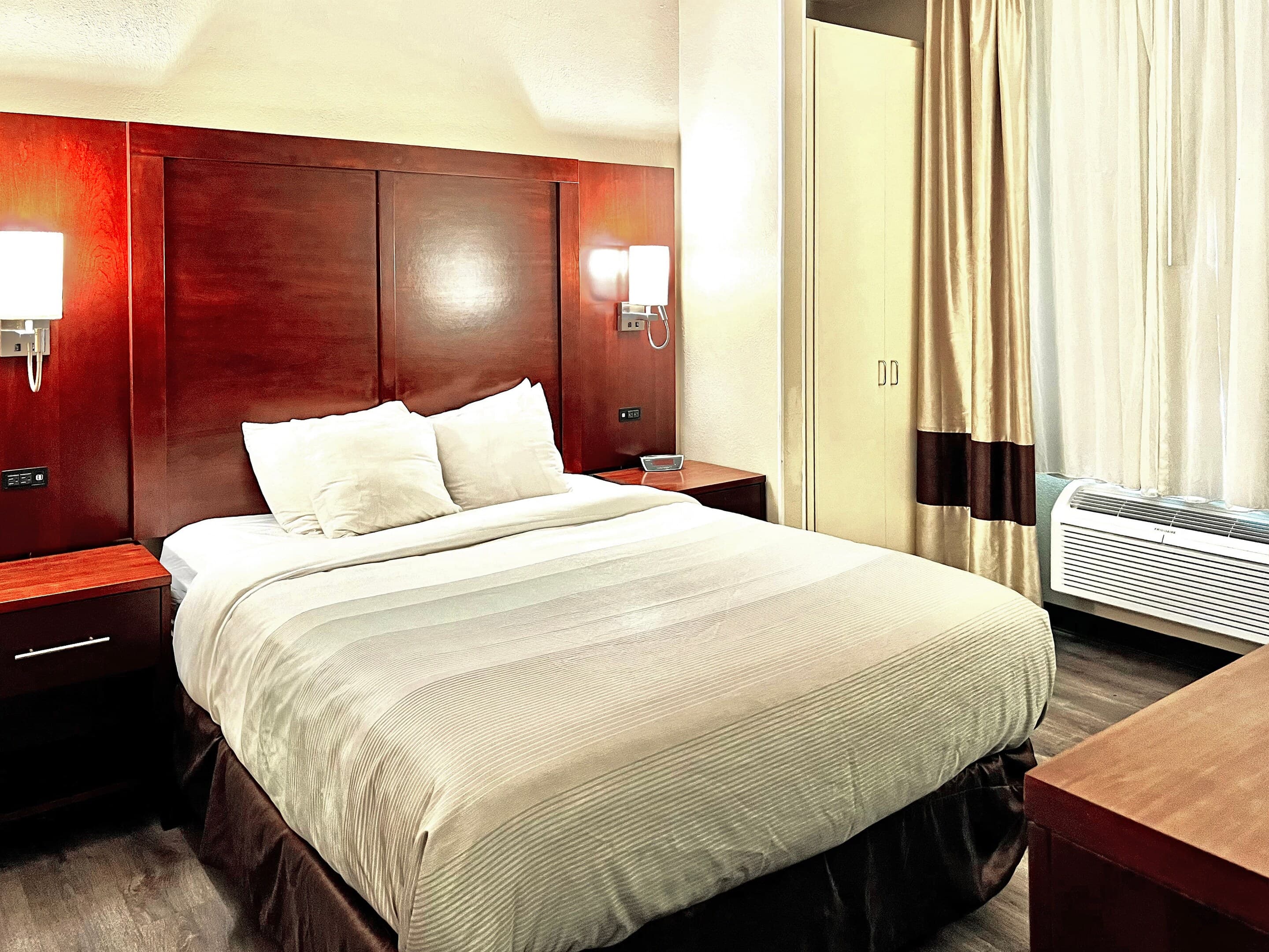 Quality Inn & Suites Green Bay  - Ashwaubenon - Image 4