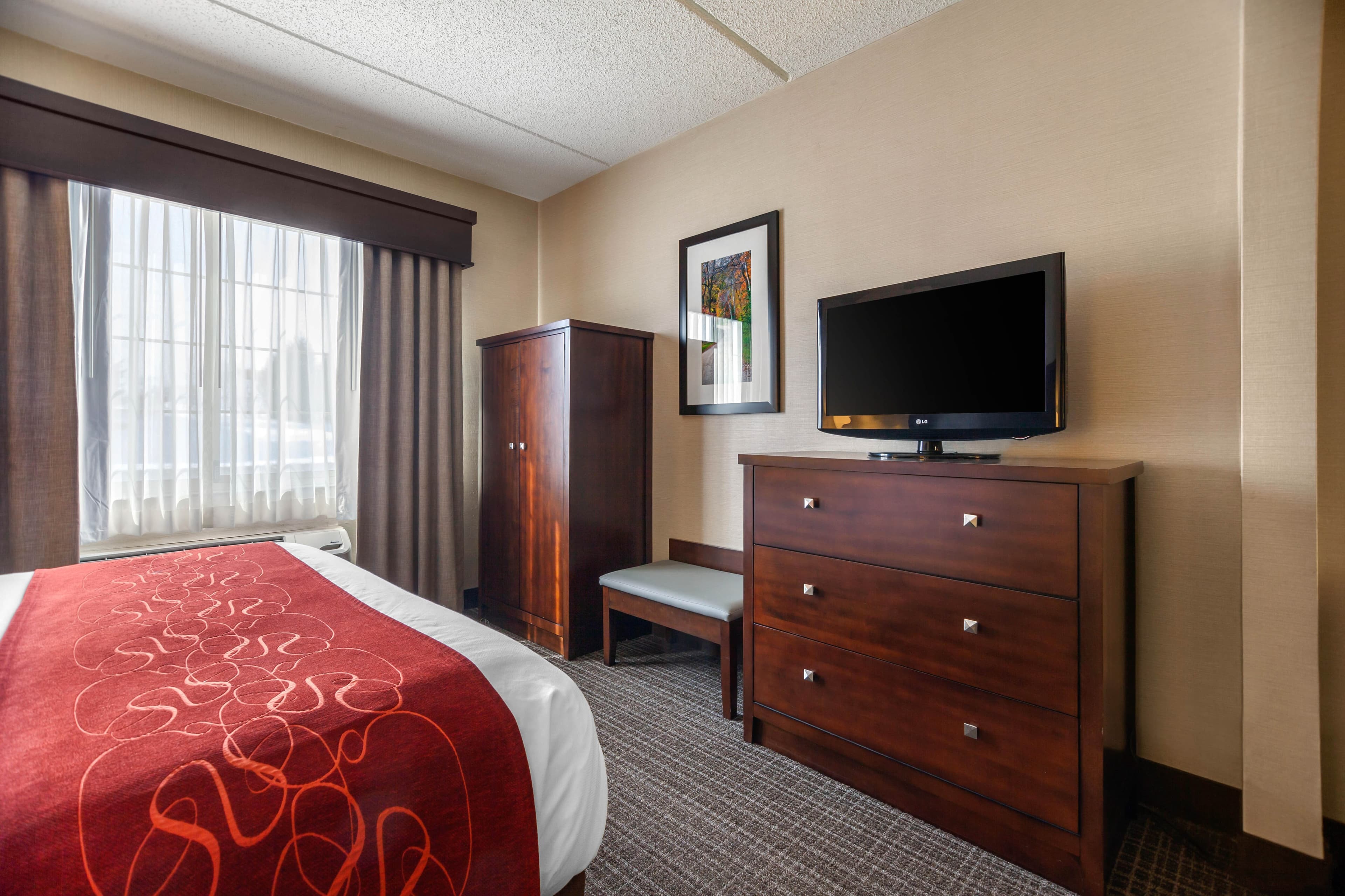 Comfort Suites Green Bay West — 17