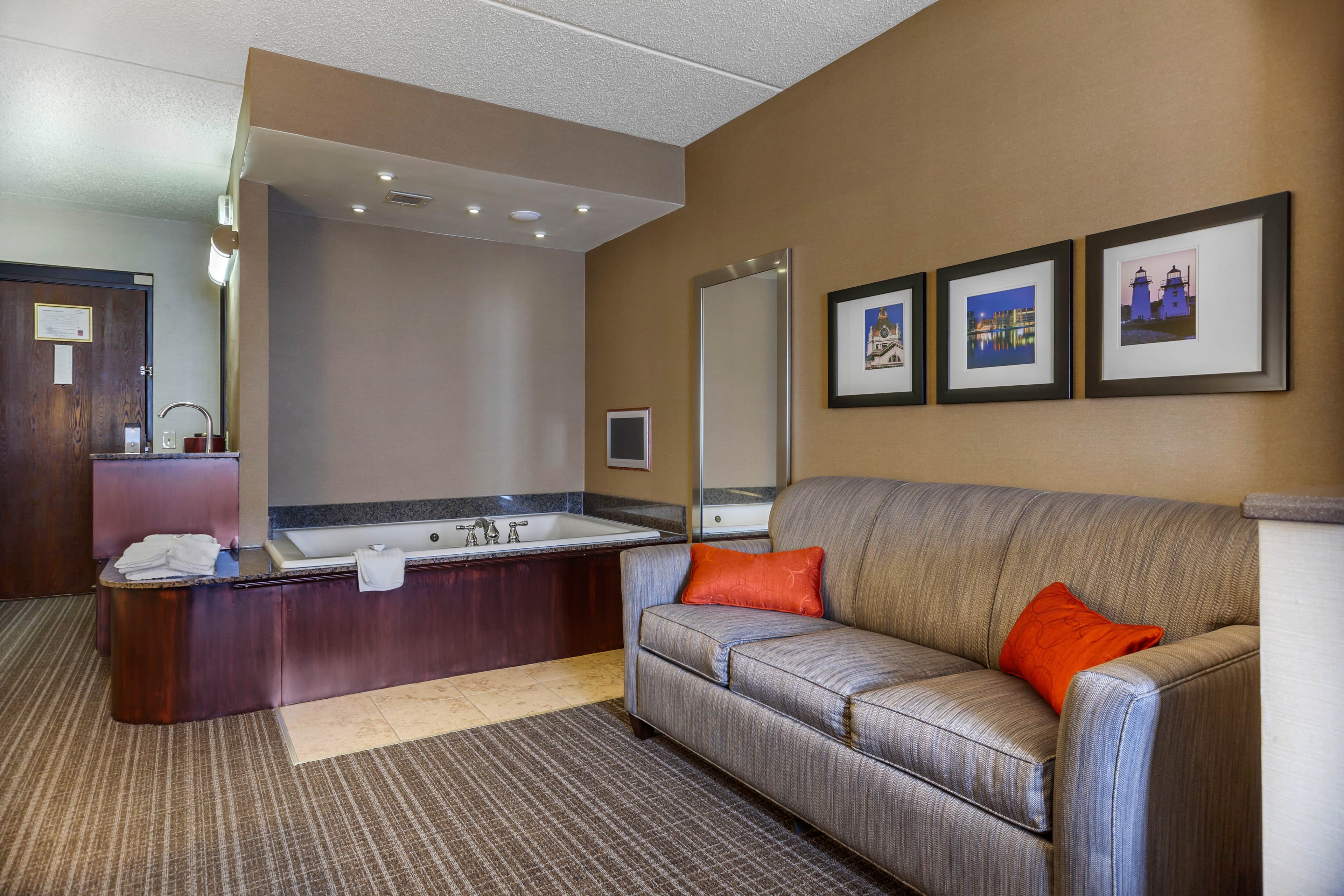 Comfort Suites Green Bay West — 18
