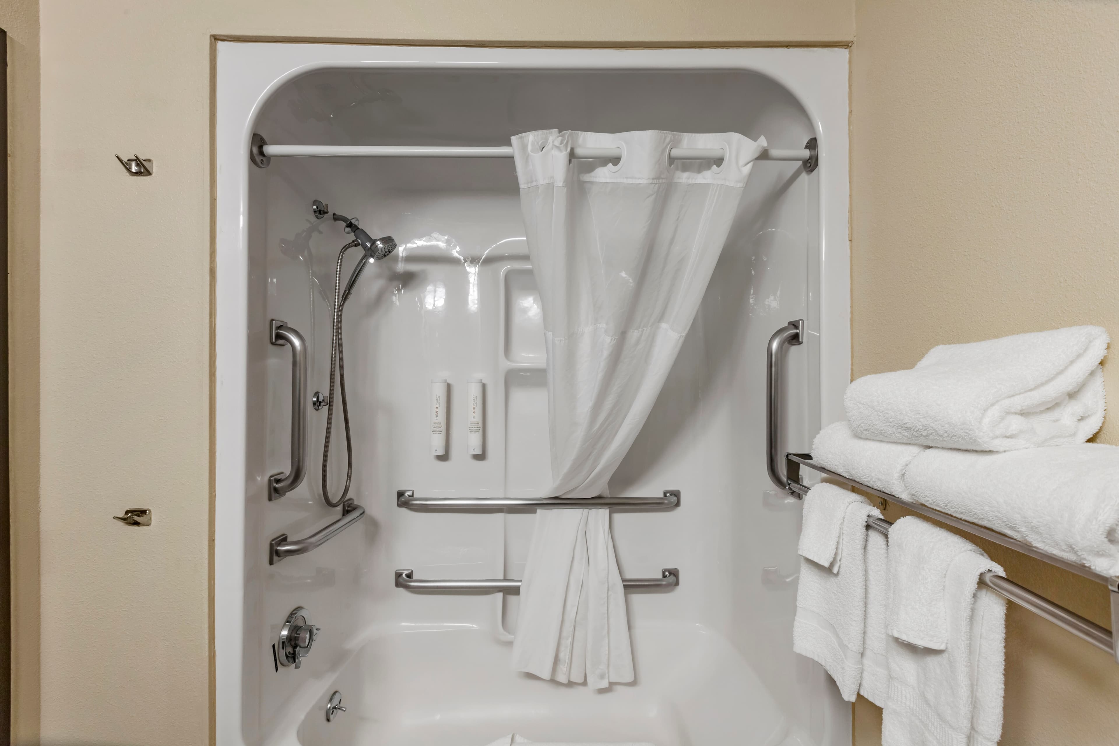Clarion Pointe Racine - Mount Pleasant - Image 5