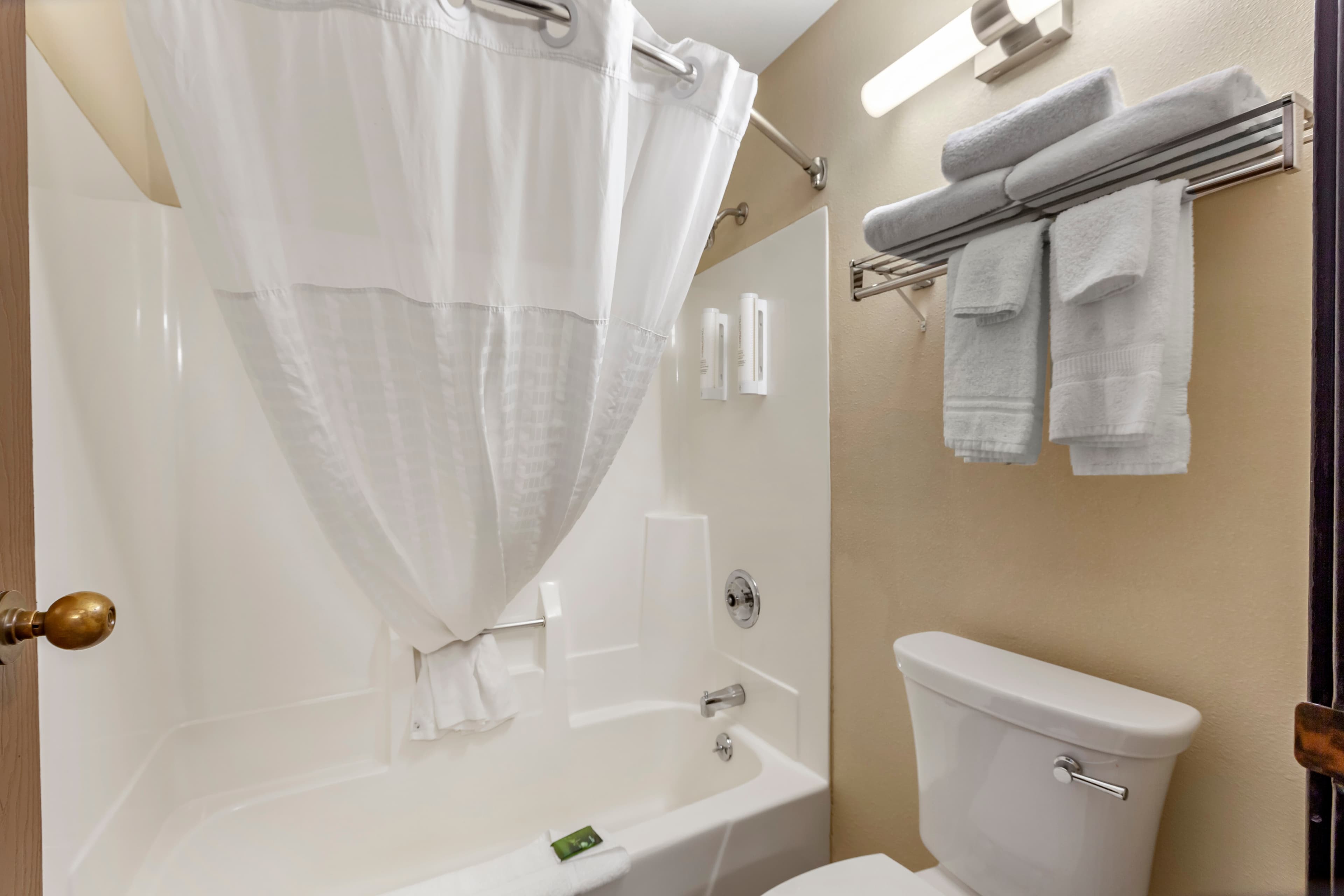 Clarion Pointe Racine - Mount Pleasant — 13
