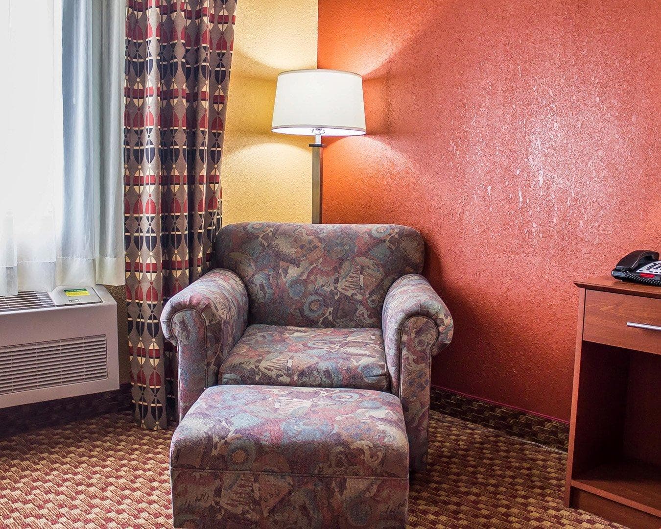 Quality Inn Manitowoc - Image 4