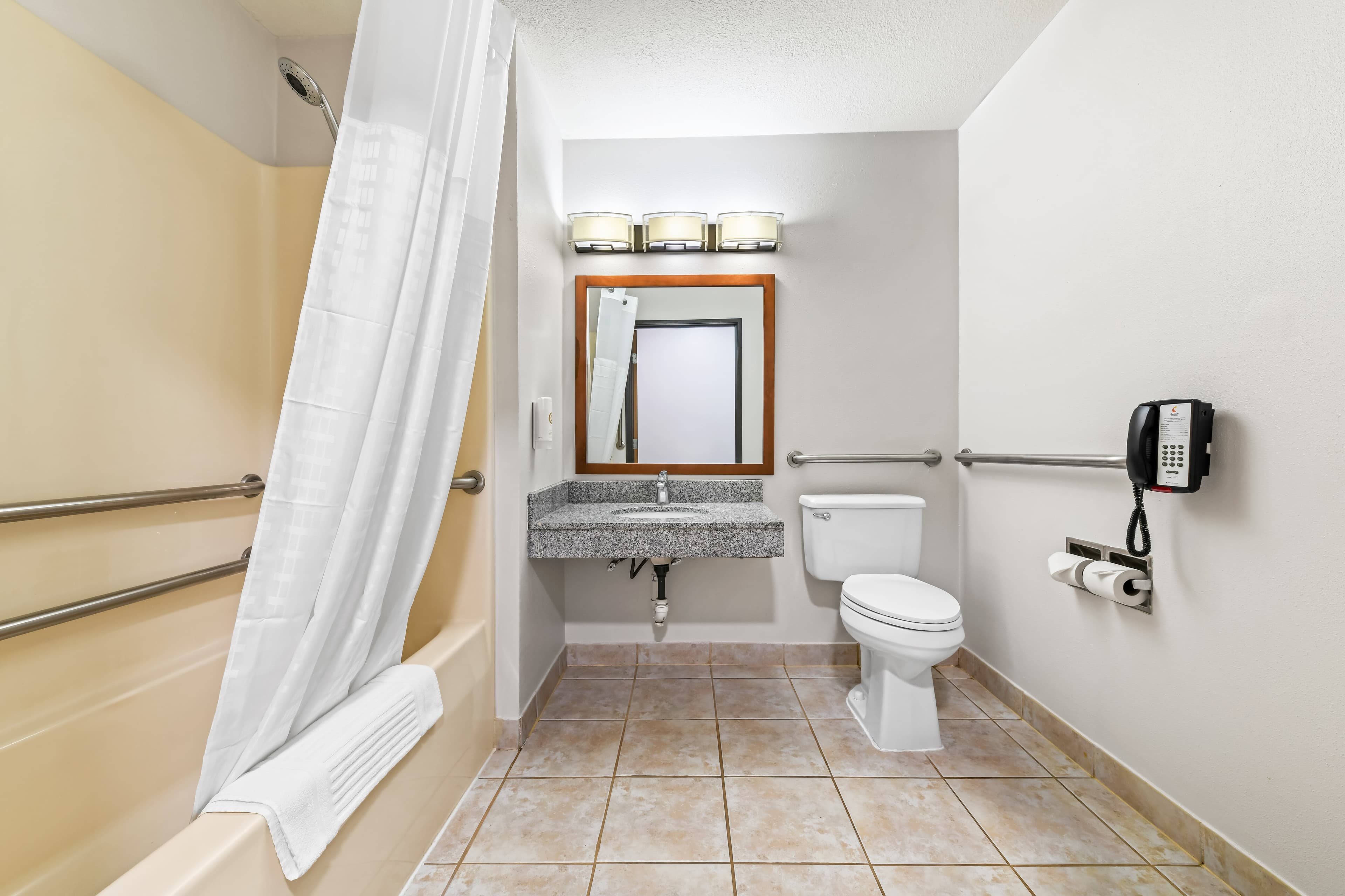 Comfort Inn Rhinelander - Image 5