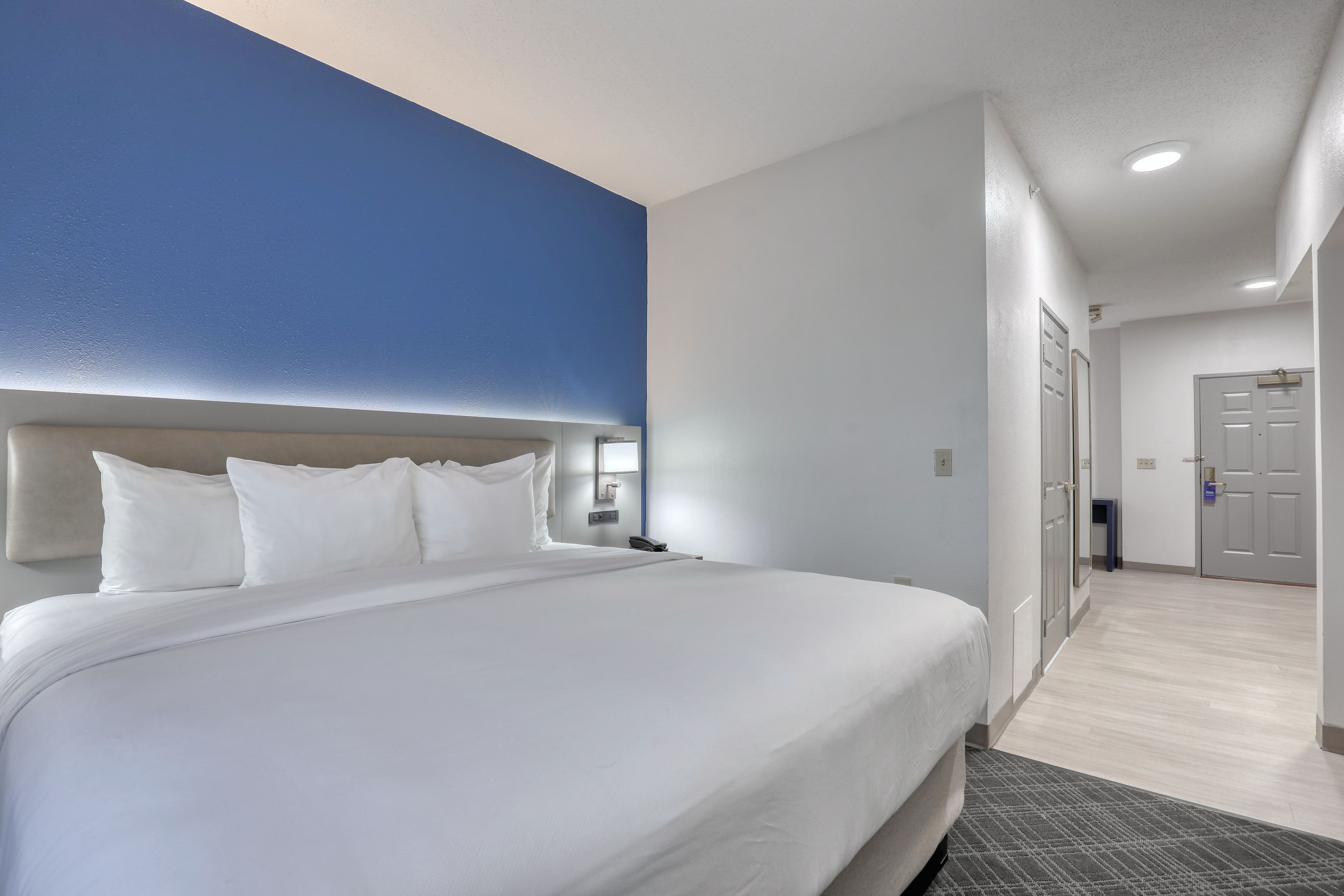 Comfort Suites Milwaukee Airport — 7