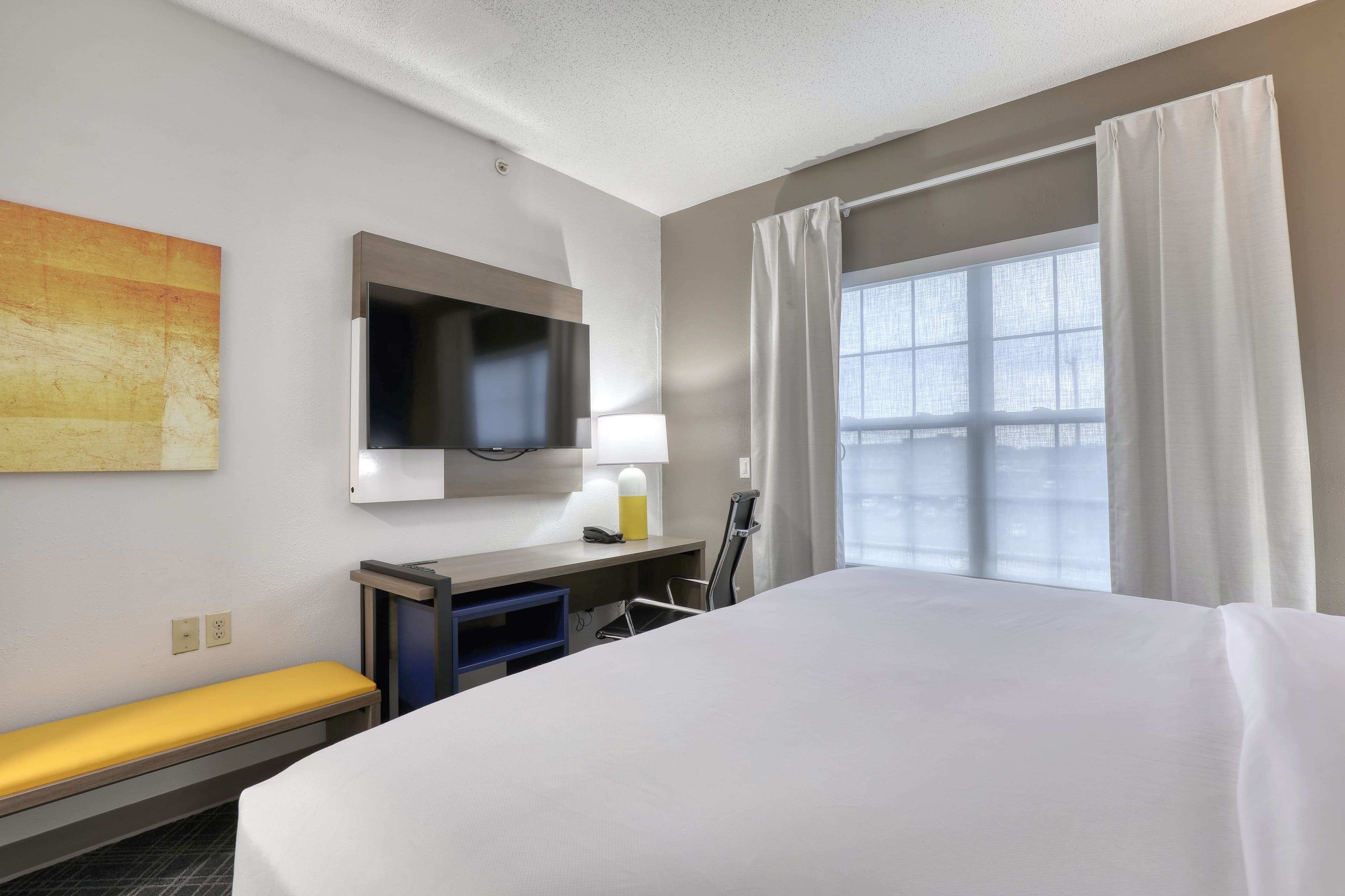 Comfort Suites Milwaukee Airport — 9