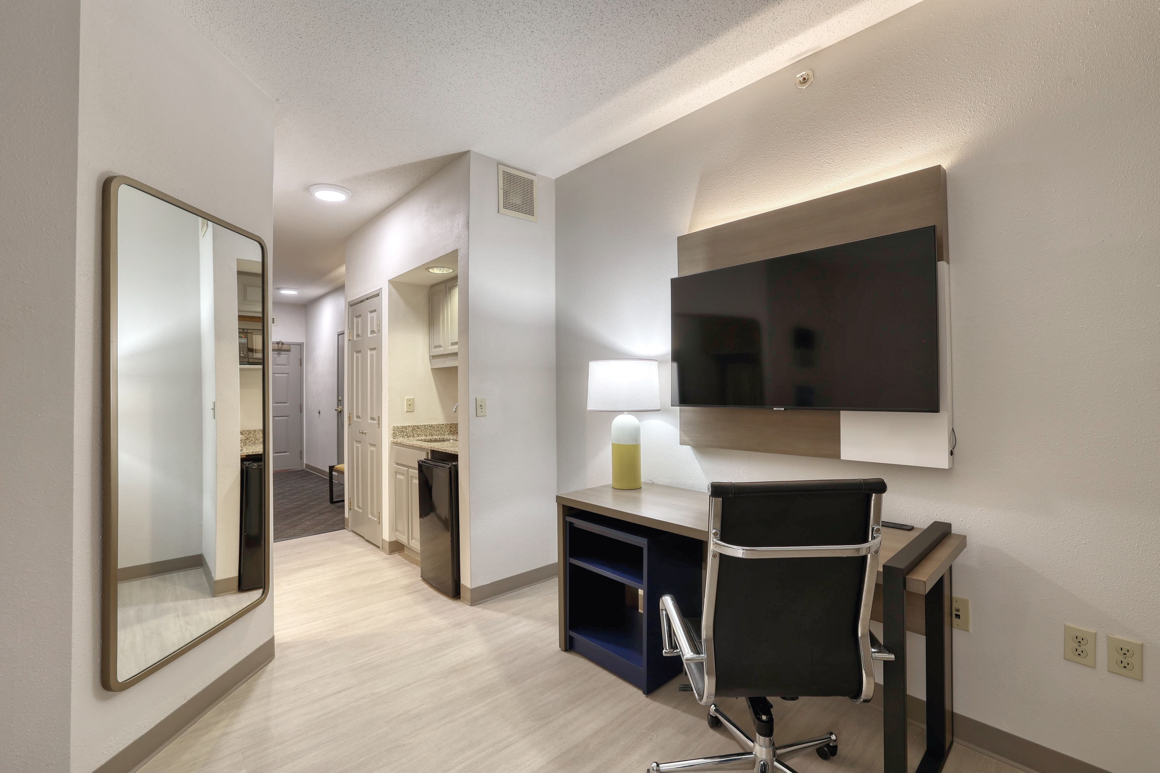 Comfort Suites Milwaukee Airport — 17